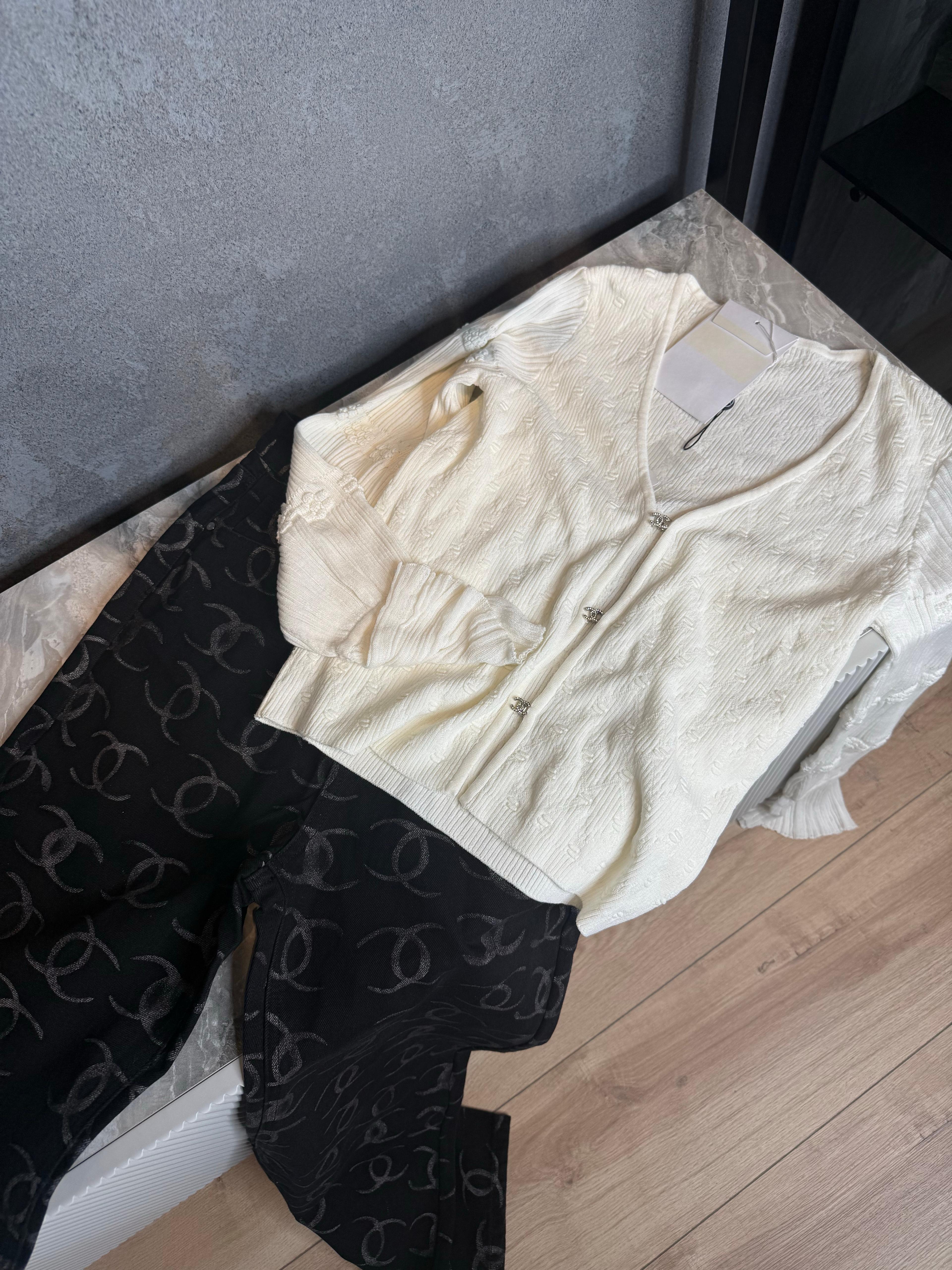 Chan / Iconic Knit Cardigan