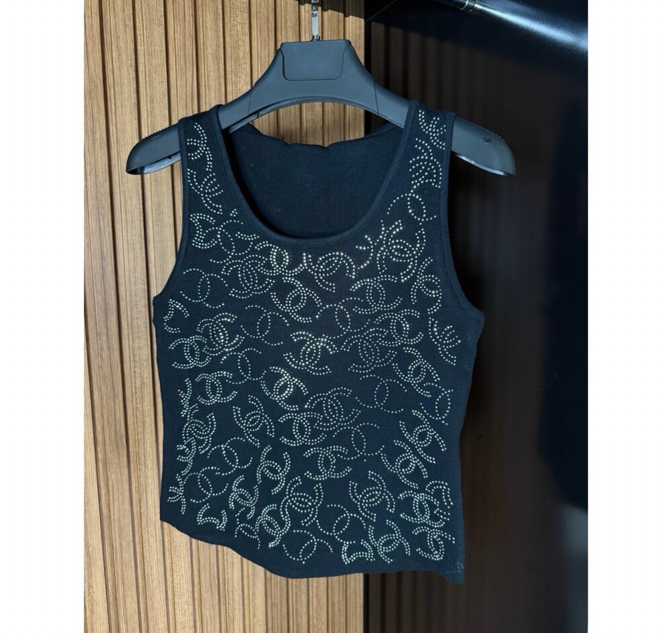 Crystal Coco – Chanel Taş Detaylı Bluz