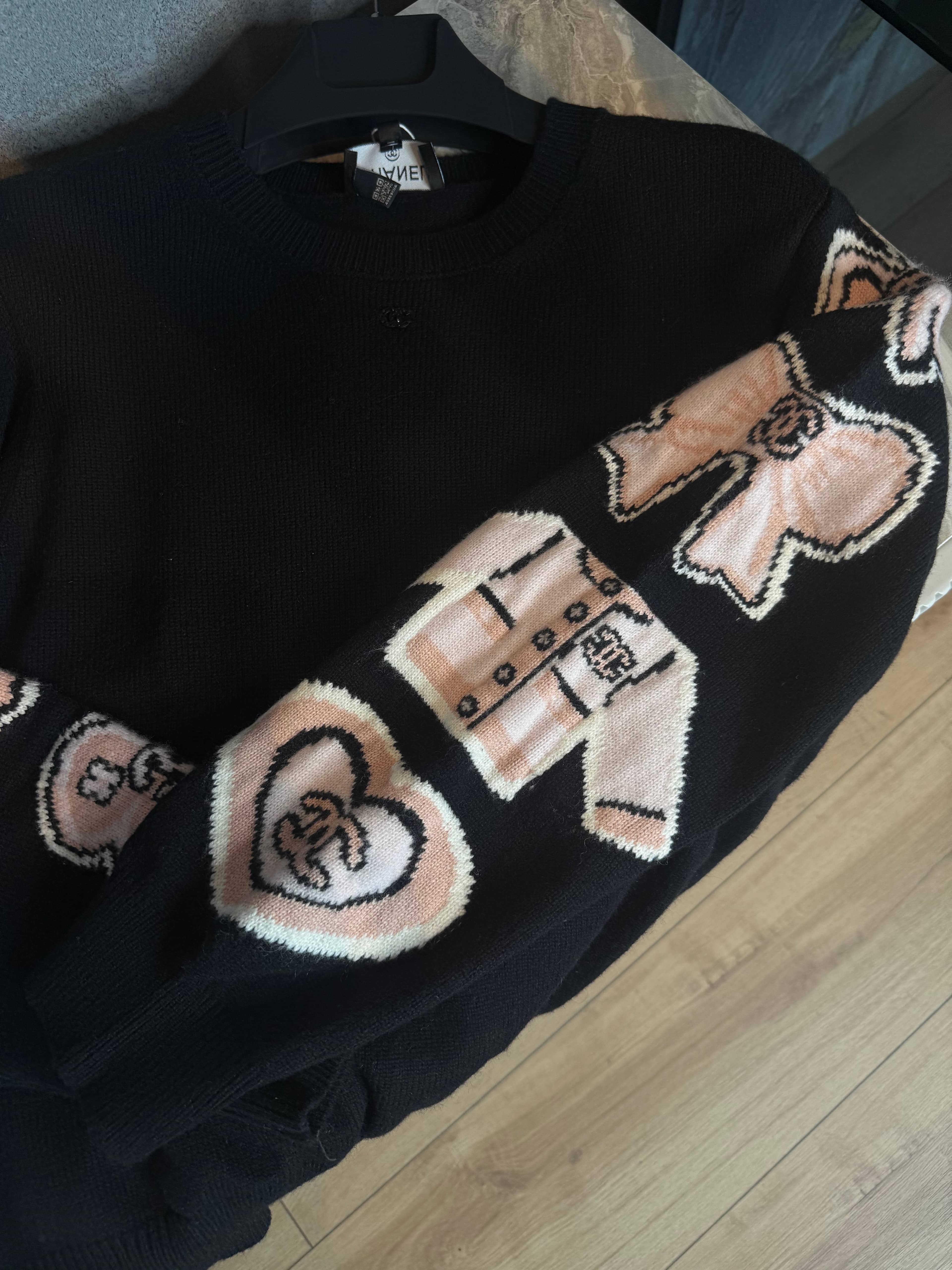 Chan / Graphic Knit Statement