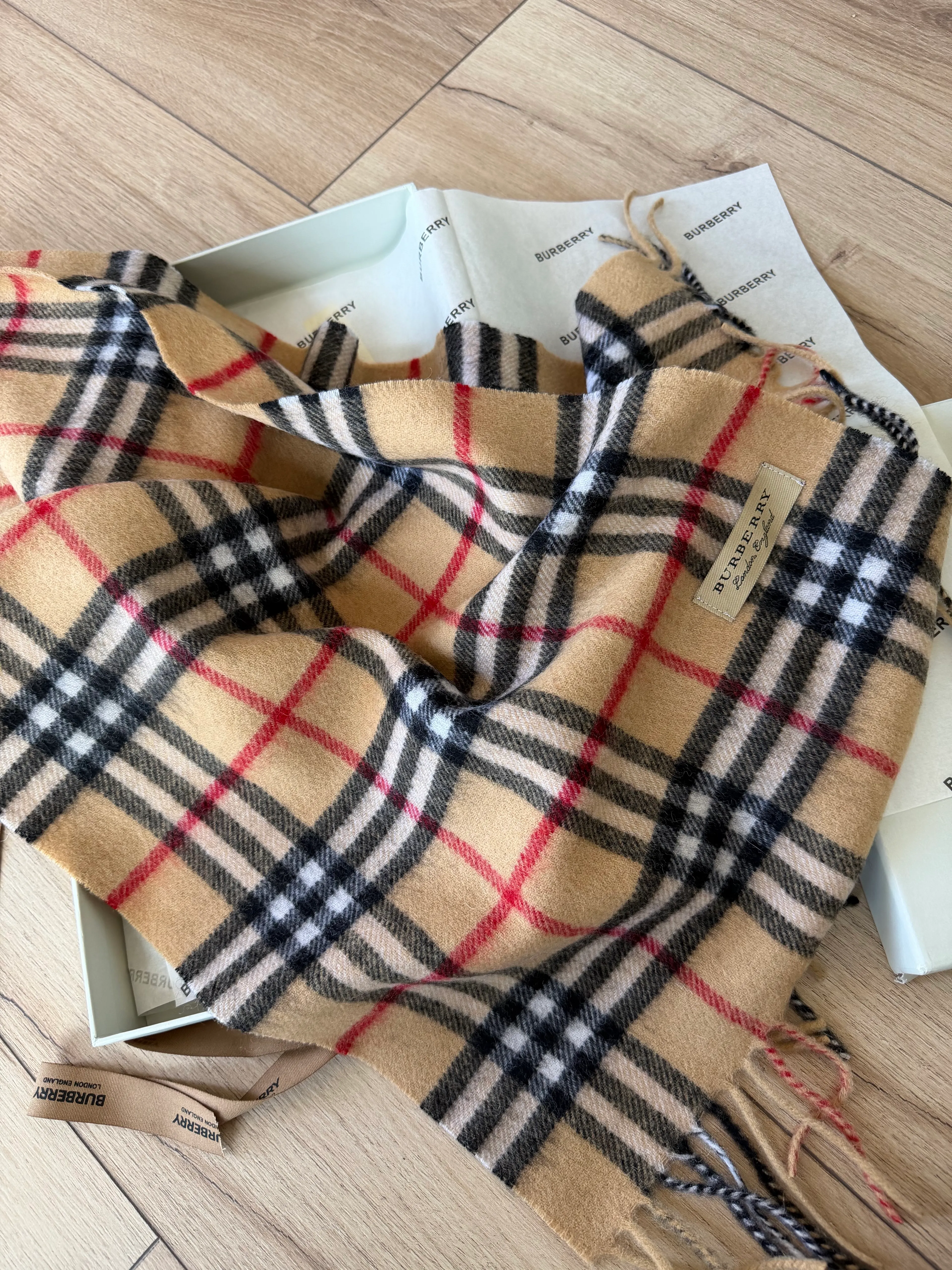 Burberry Classic Check Cashmere 