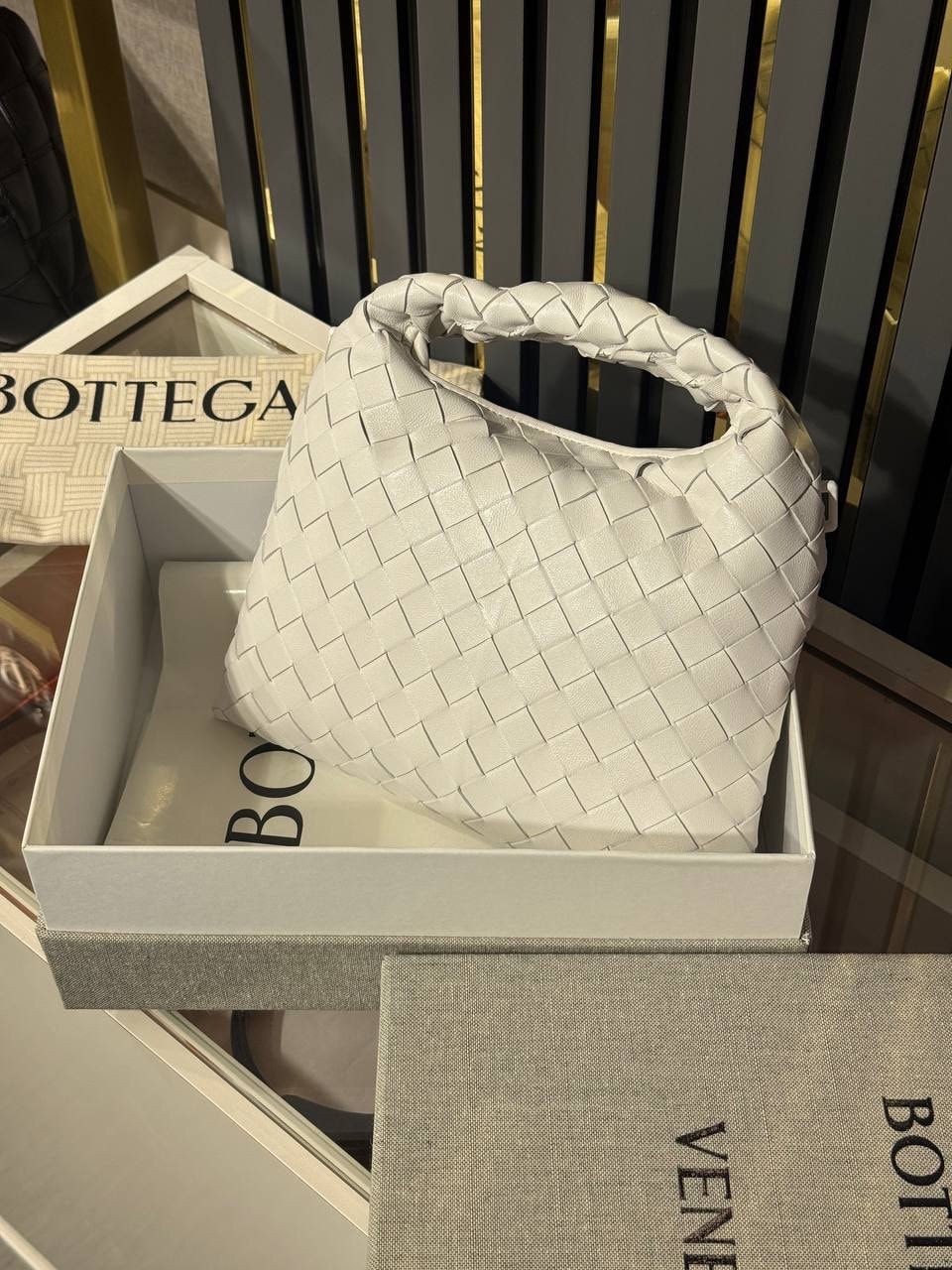 Bott.  Jodie – Intrecciato Leather Bag