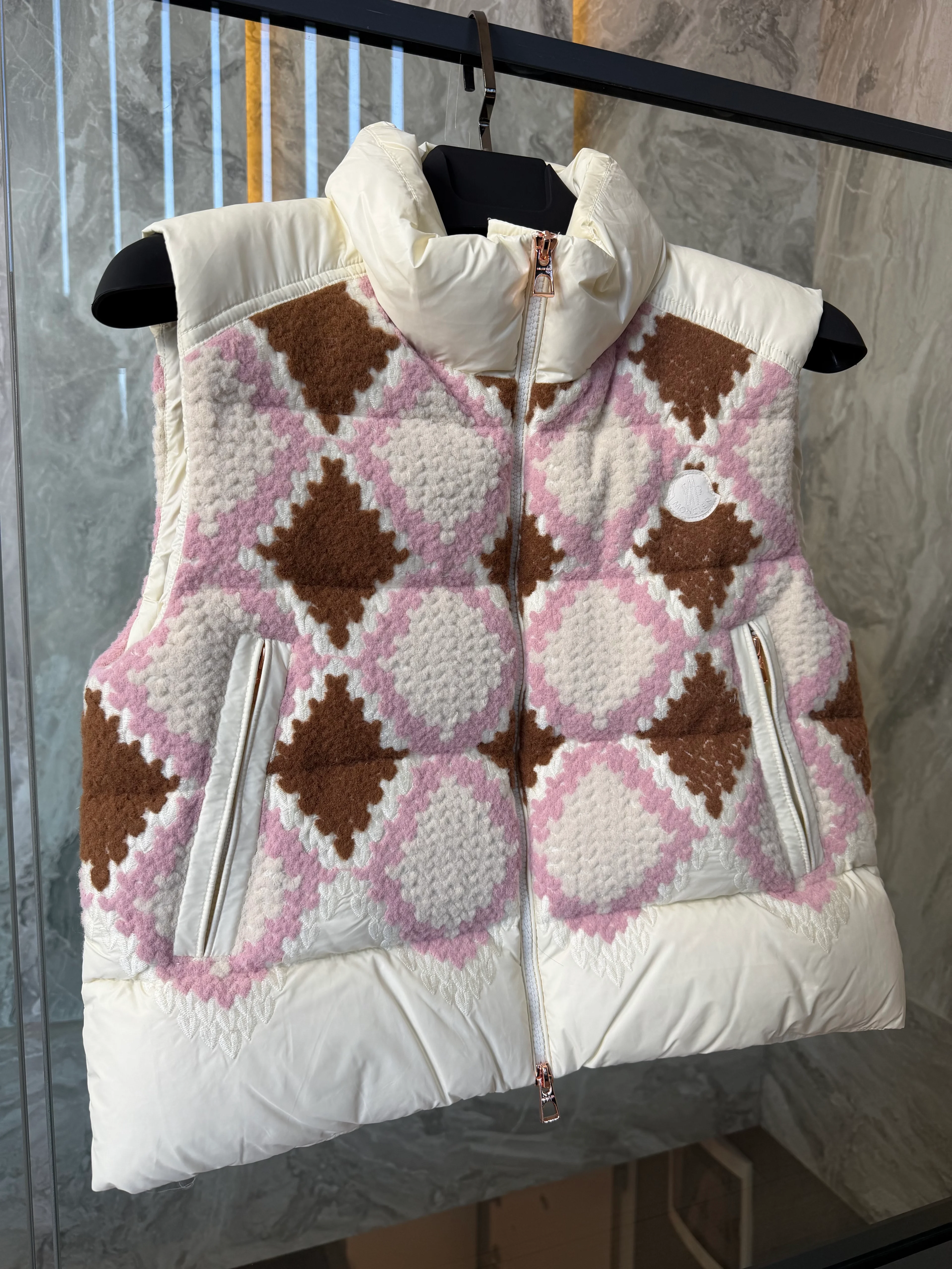 Moncl / Winter Crest Down Vest