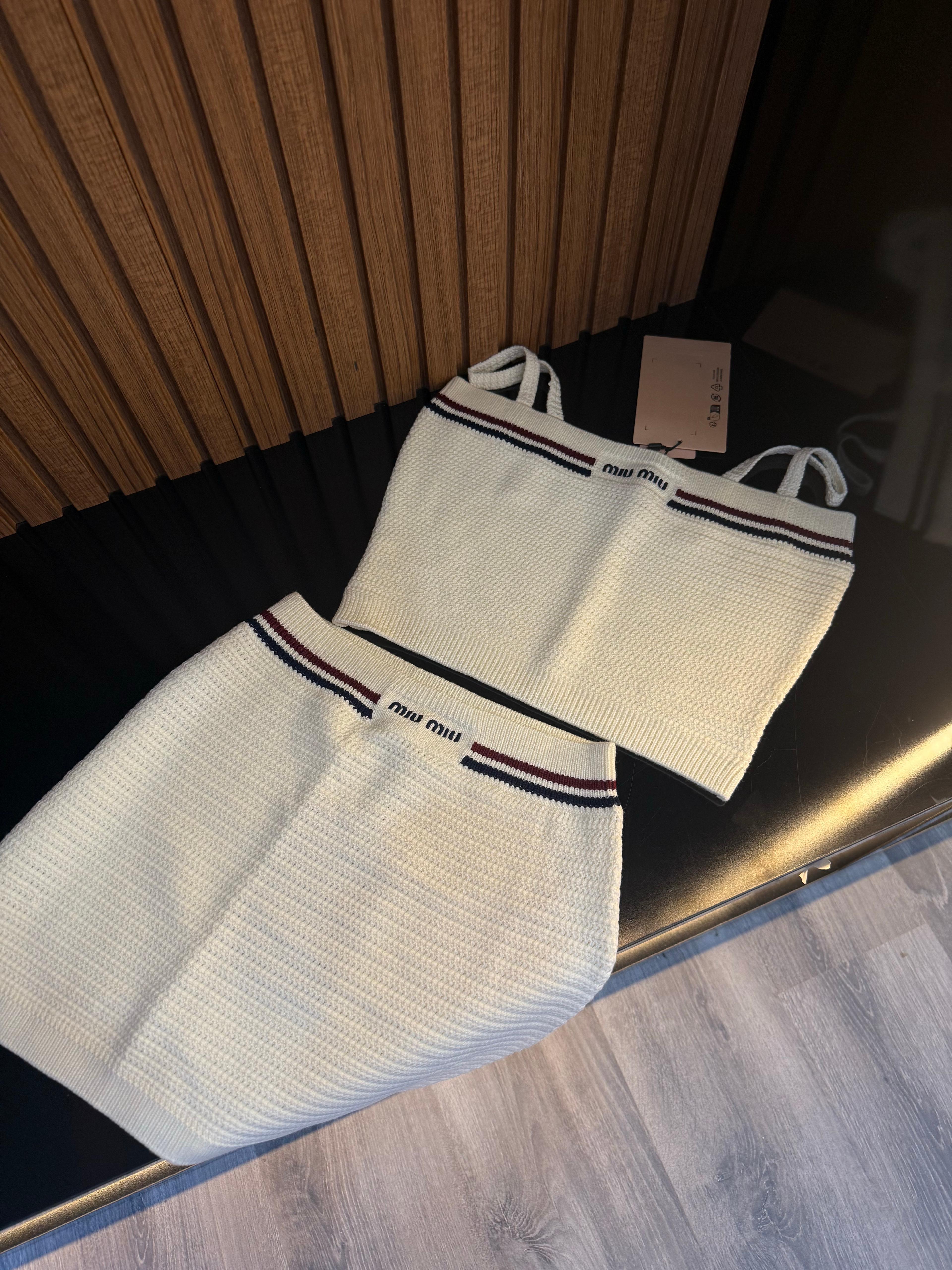 Miu- Signature Line Triko Set