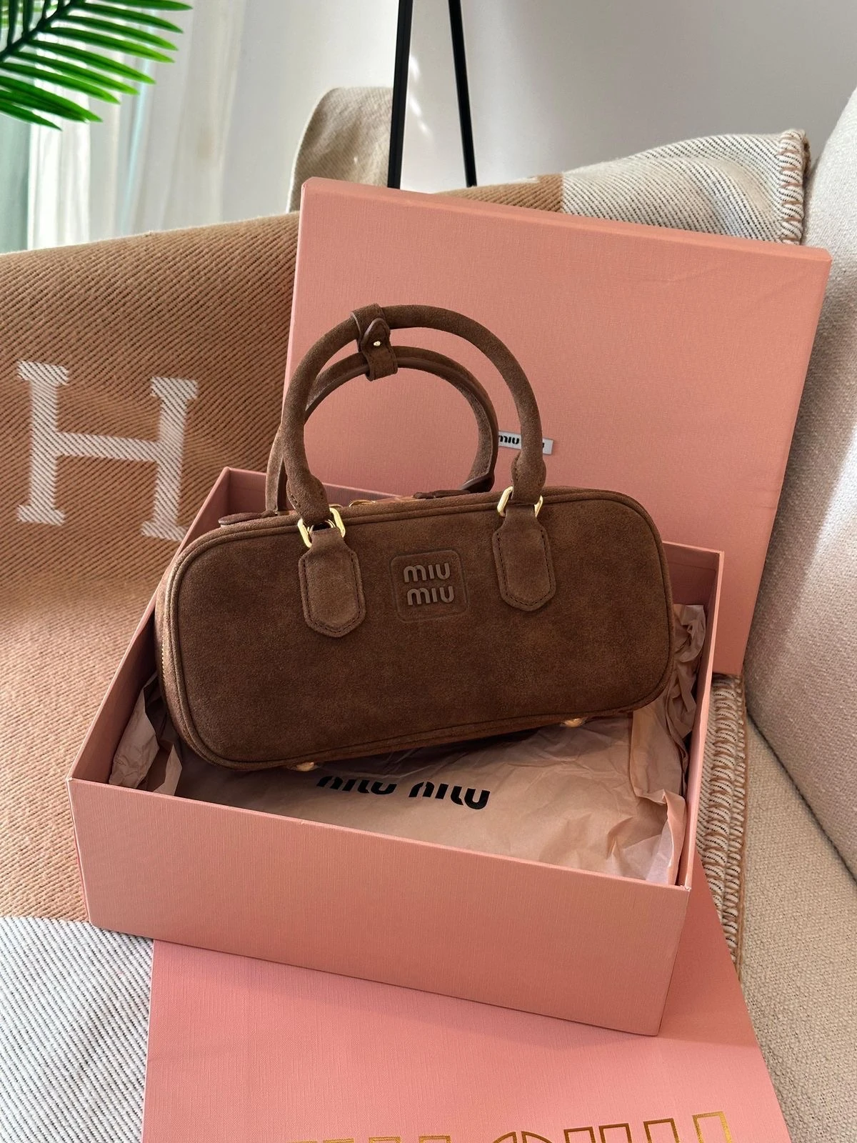 Miu Suede Barrel – Mocha