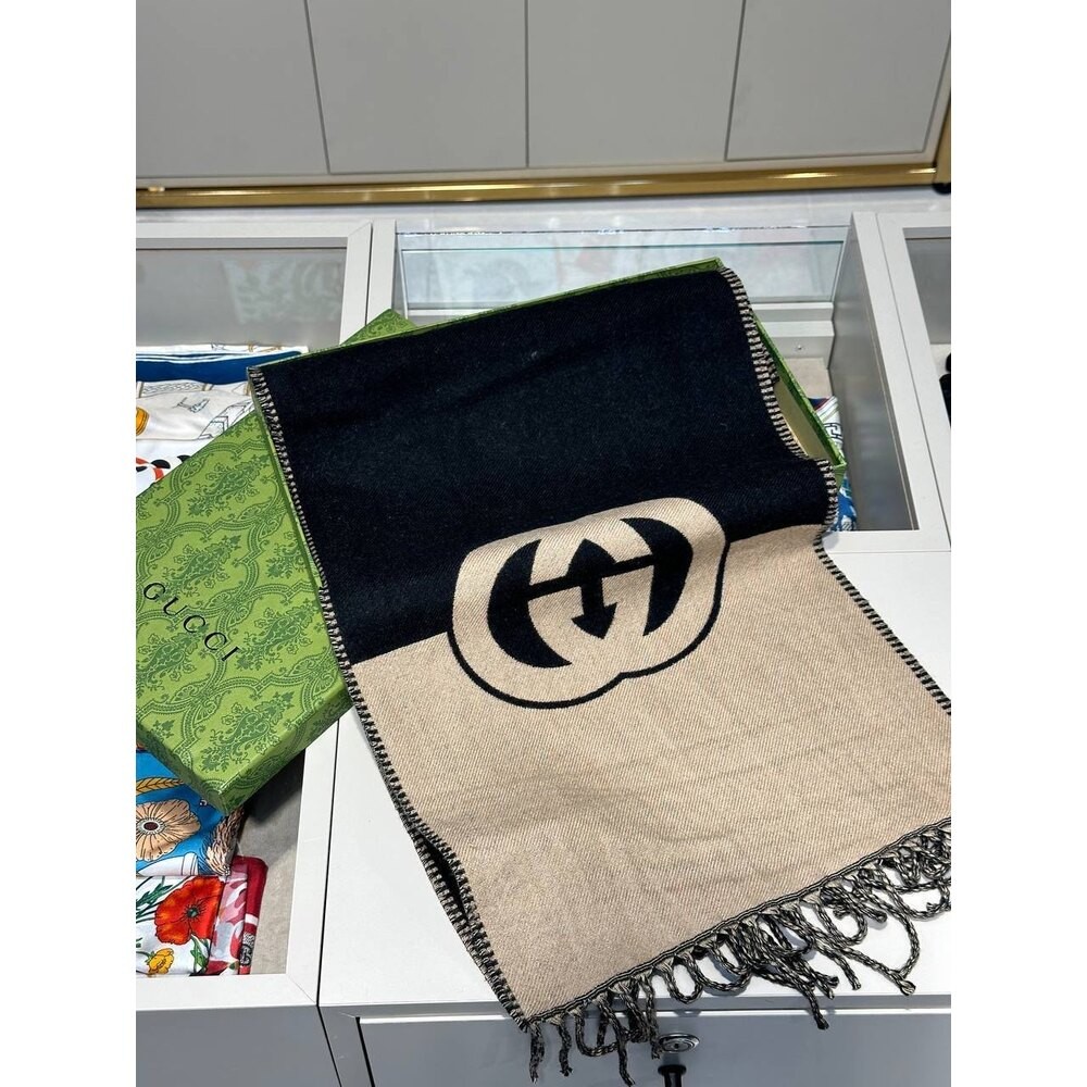 Guc Cashmere scarf