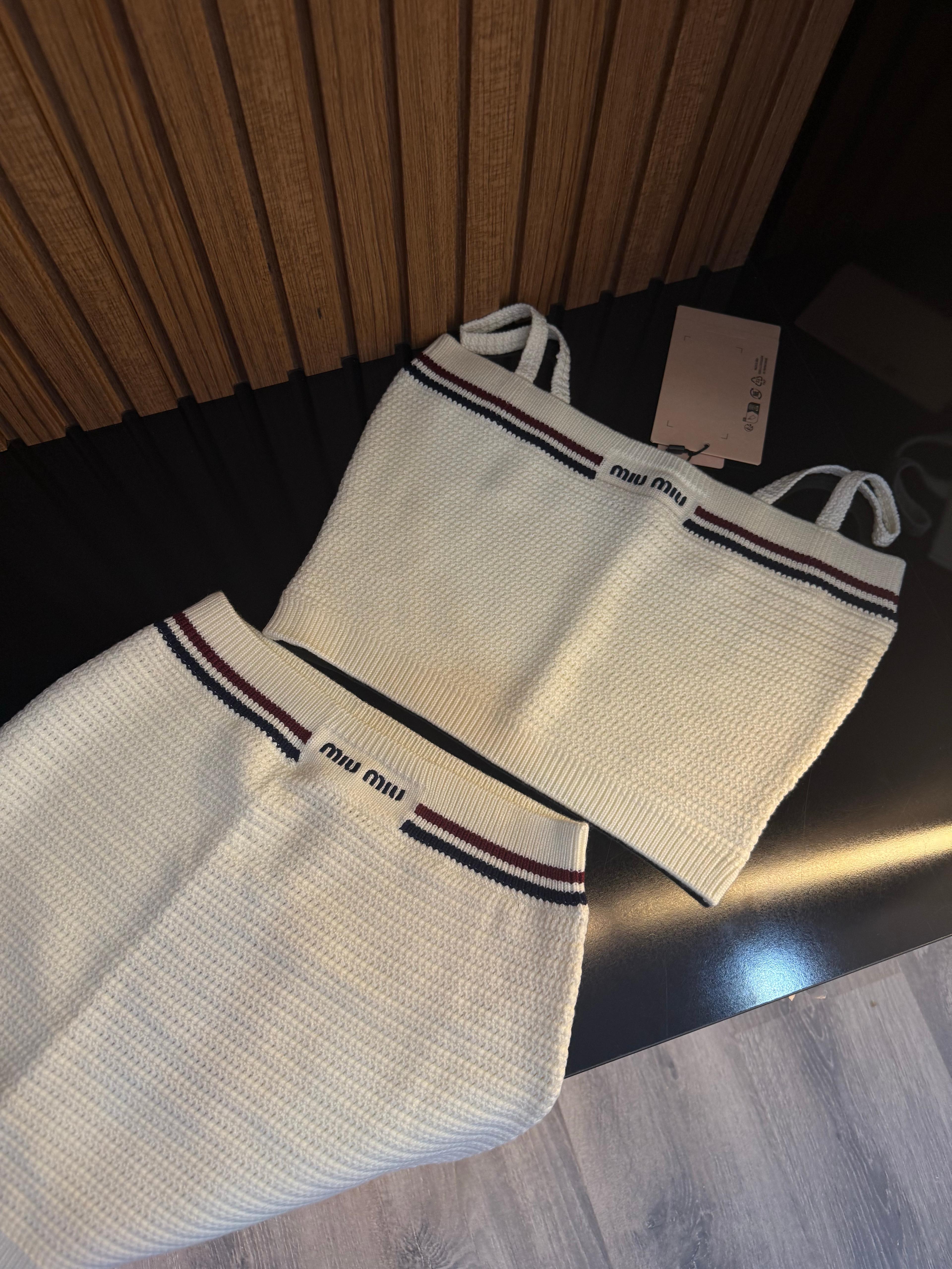 Miu- Signature Line Triko Set