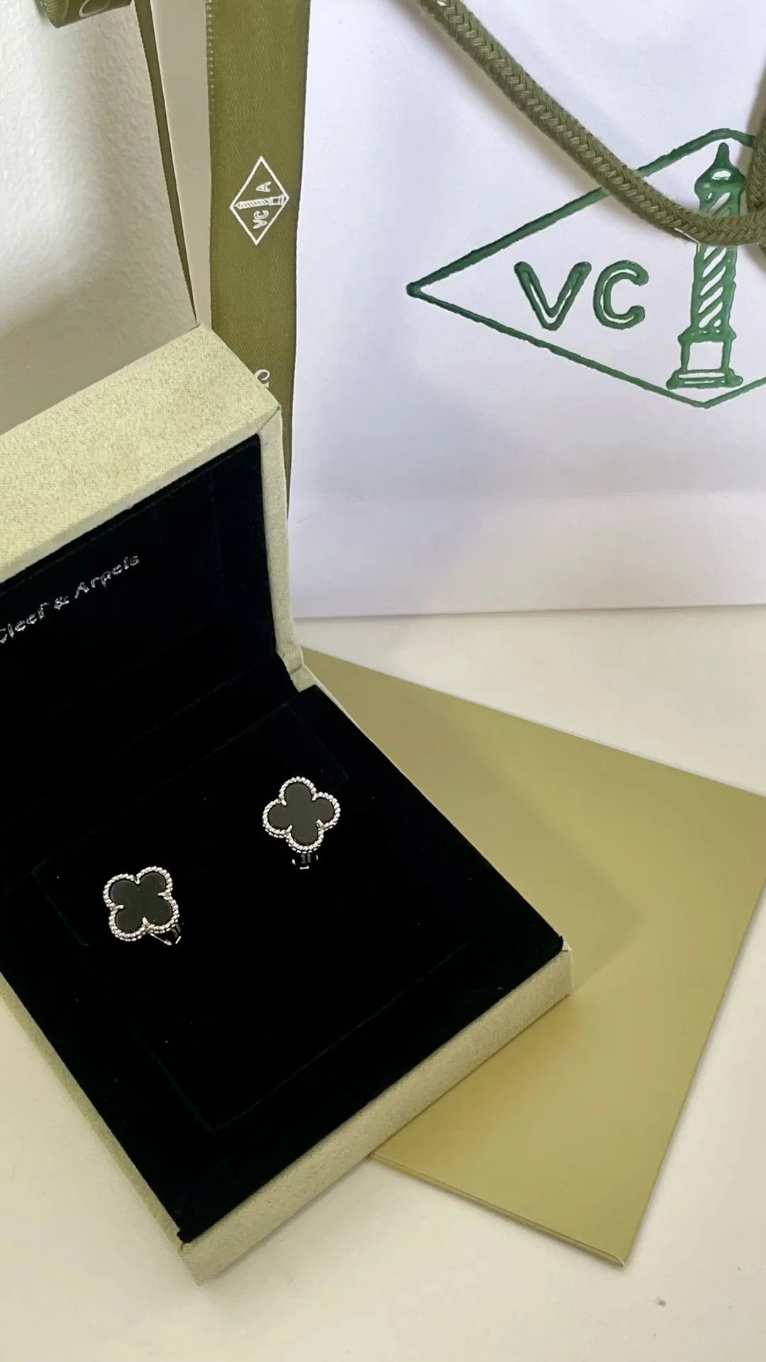 Van Cleef & Arpels Alhambra Küpe