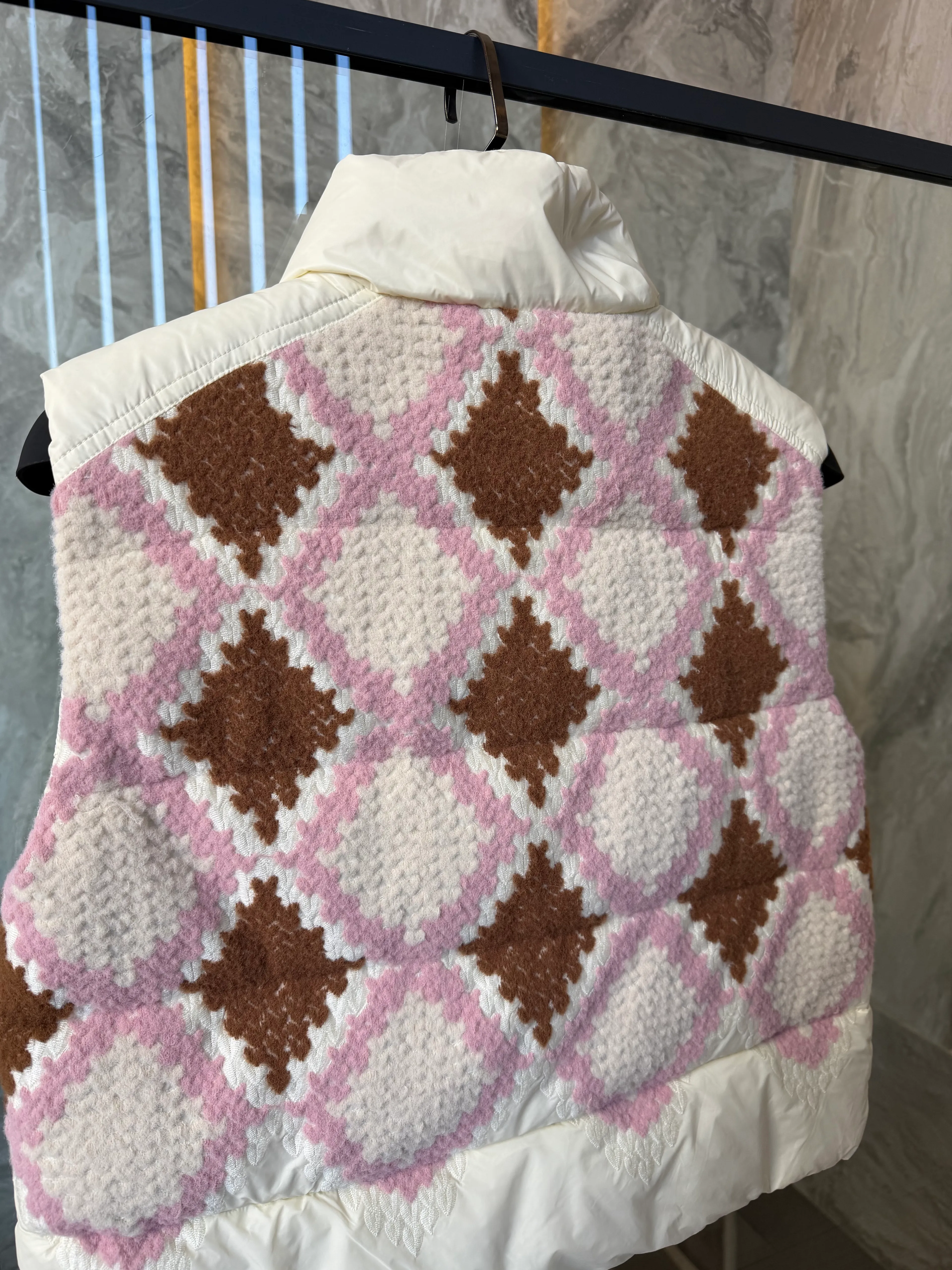 Moncl / Winter Crest Down Vest