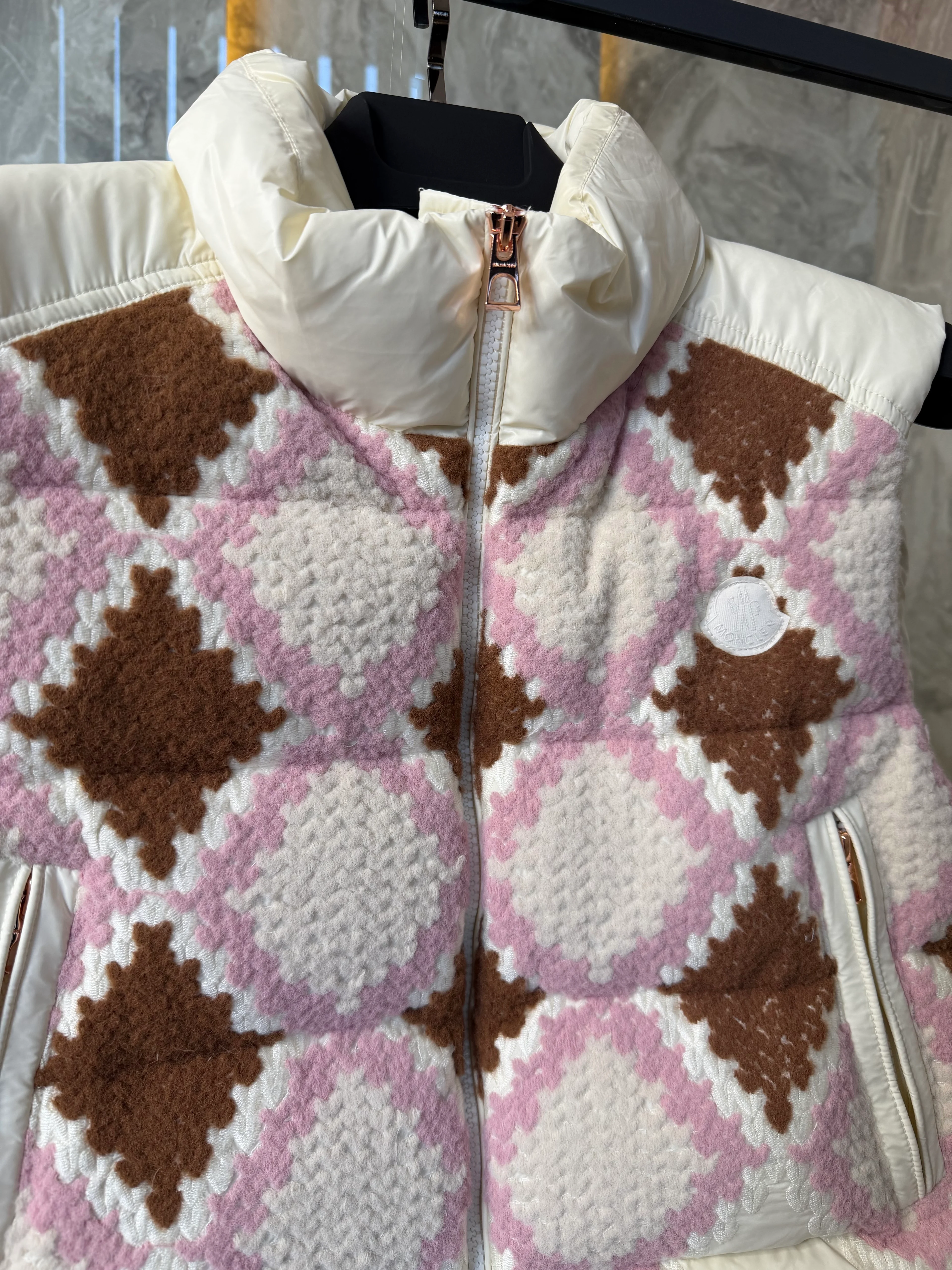 Moncl / Winter Crest Down Vest