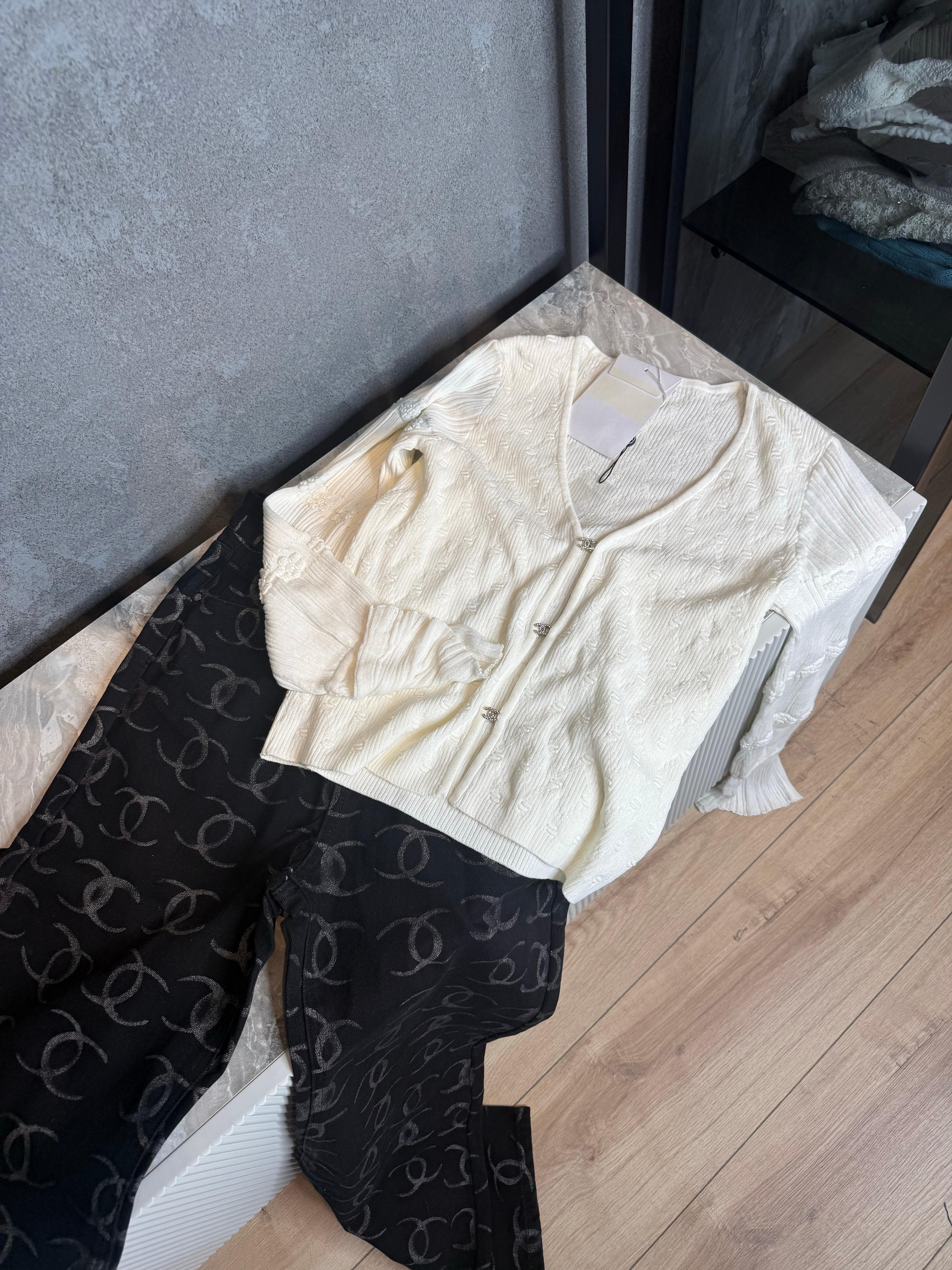 Chan / Iconic Knit Cardigan