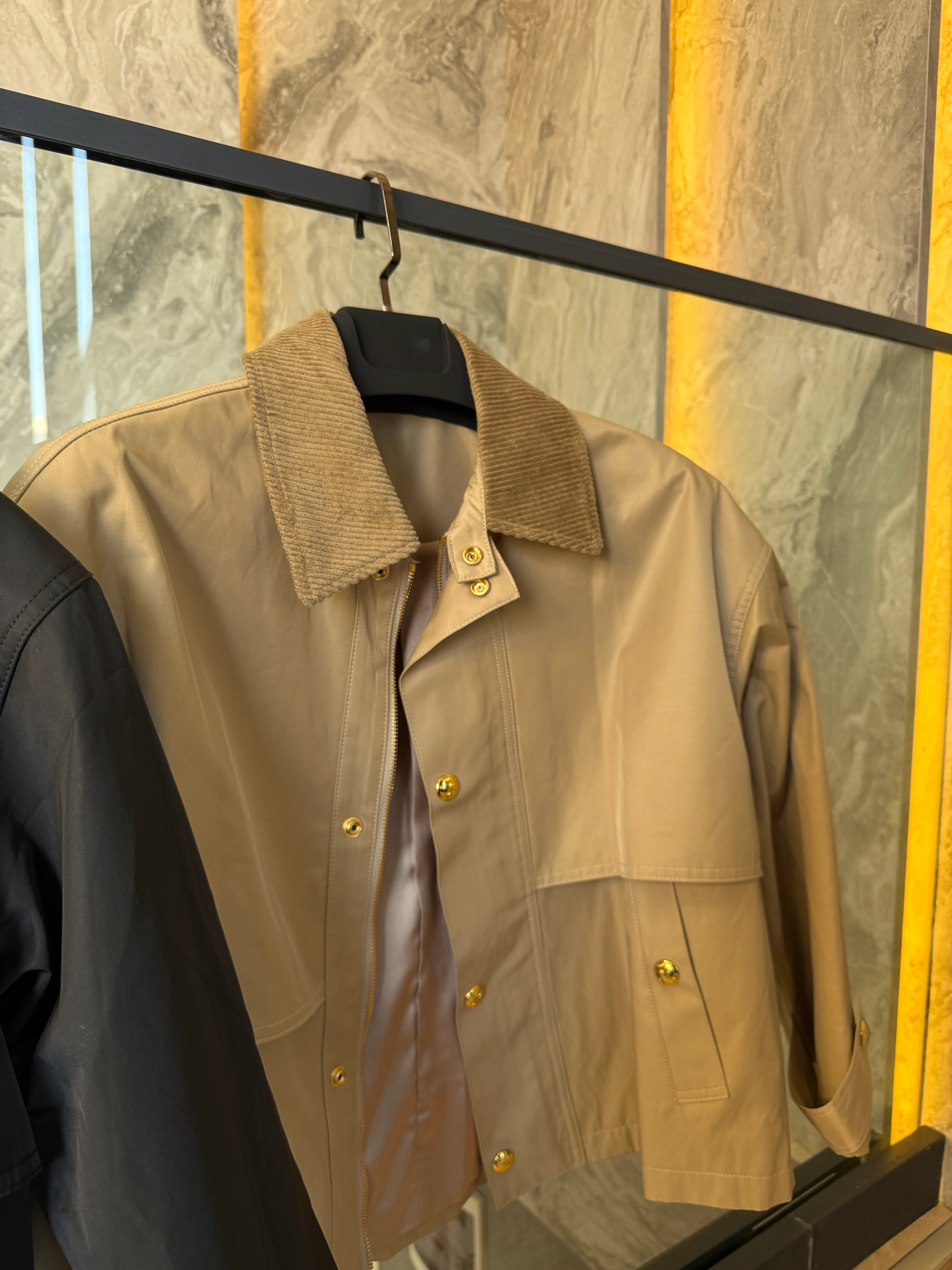 Celin / Gold Button Cropped Jacket