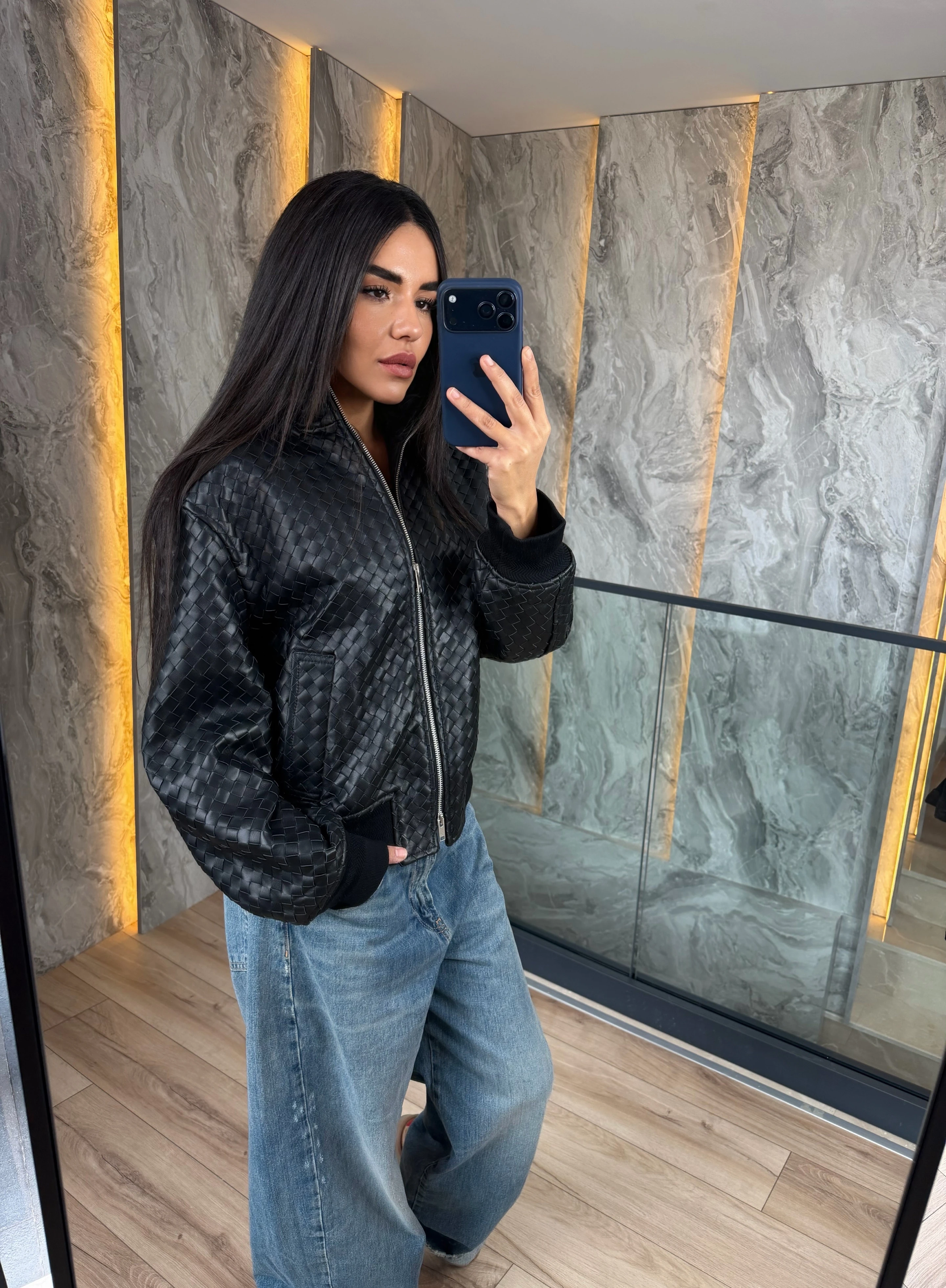 Bott.  Intrecciato Leather Bomber – Noir Athlétique