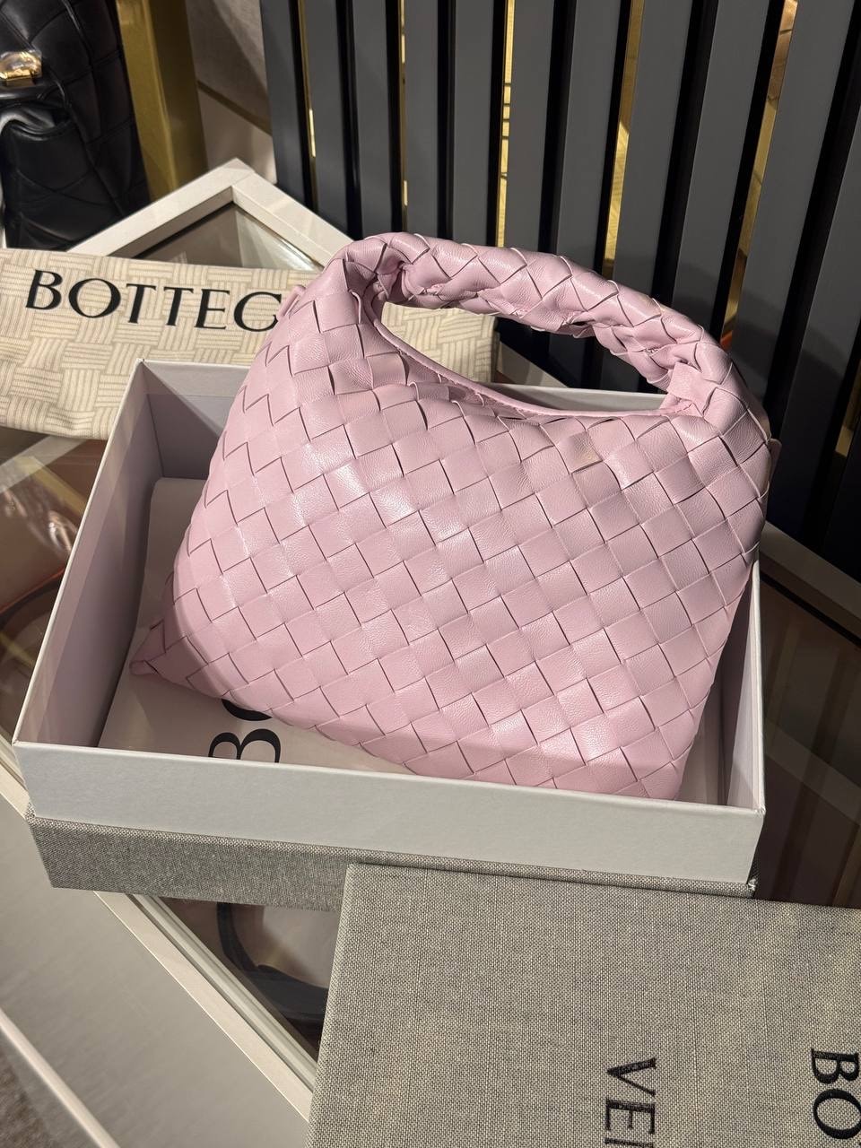 Bott.  Jodie – Intrecciato Leather Bag