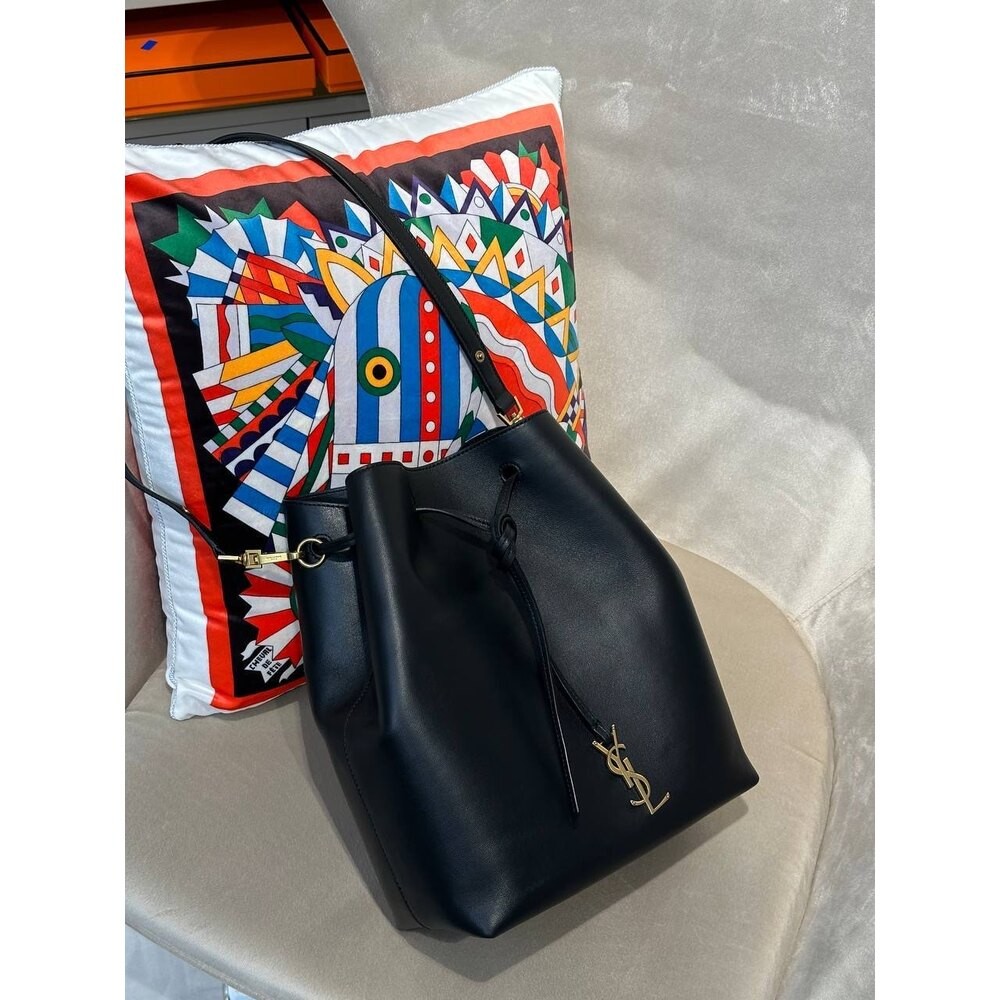 Saint laurent Paris VII pochon bag