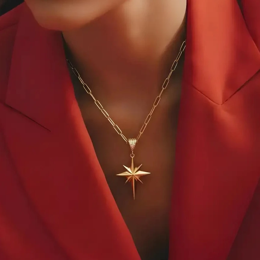 14 Ayar Altın Kuzey Yıldızlı Taş Detaylı Kadın Kolye