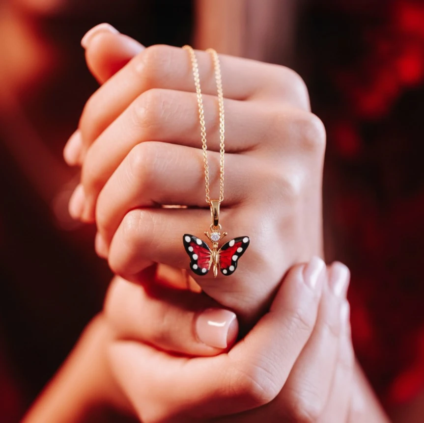 14 Ayar Altın Renkli Pırlanta Kelebek Kadın Kolye