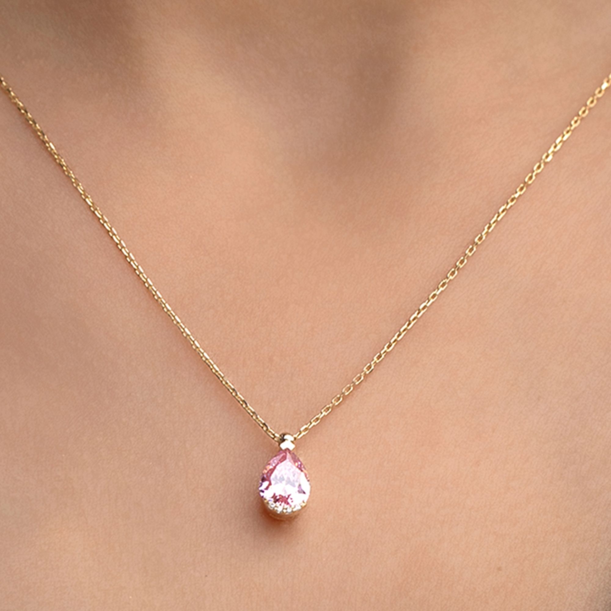 14 Ayar Altın Pembe Taşlı Kadın Kolye