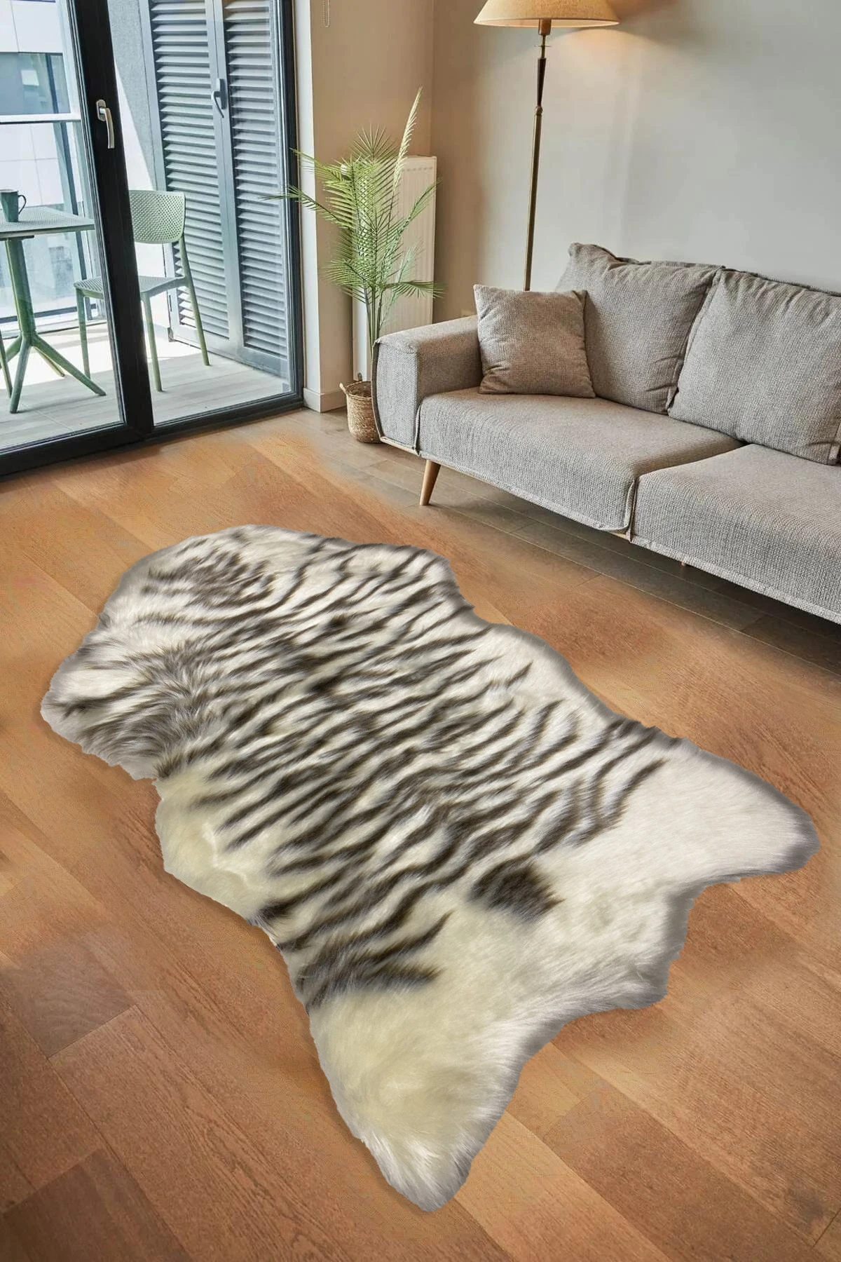 Tiger Süet Taban, Yumuşacık Yıkanabilir Lüks Kaplan Kürk Halı Post 100x150 - bej