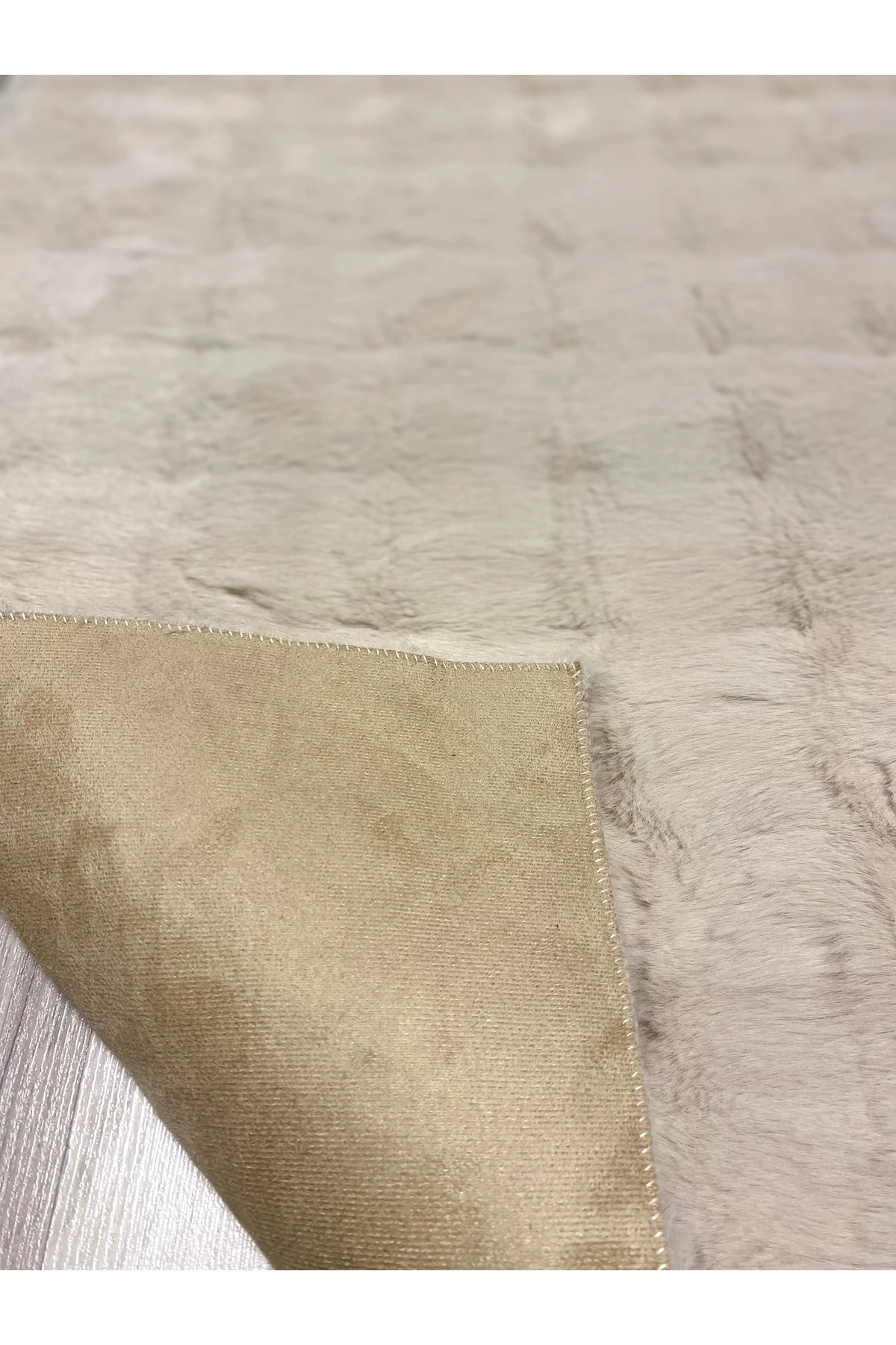 Bubble Tavşan Tüyü, Kaymaz Süet Taban, Süper Soft, Ultra Lüks, Yıkanabilir Halı