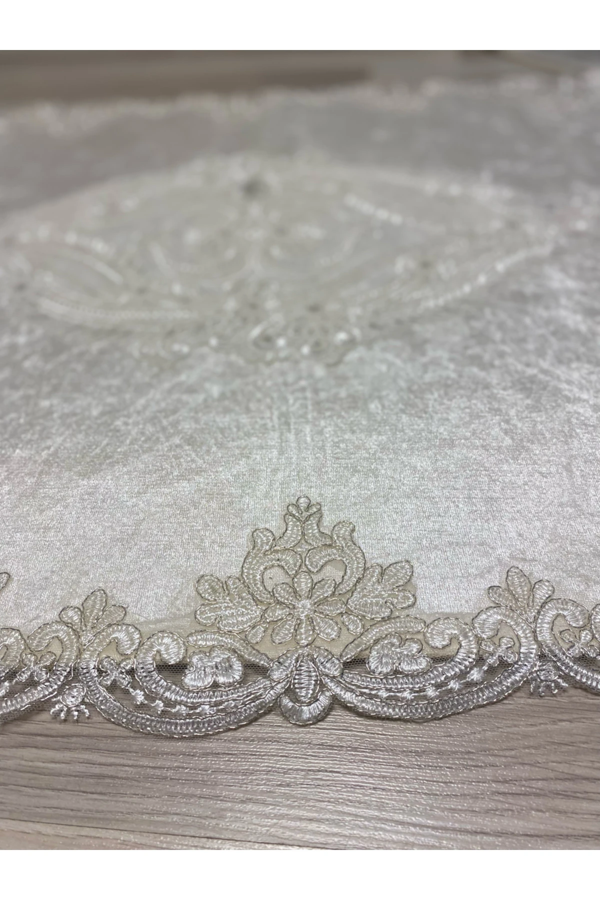 Milas Kaymaz Taban, Kadife Dantel Detaylı 2'li Süper Lüks Oval Banyo Paspası Seti 