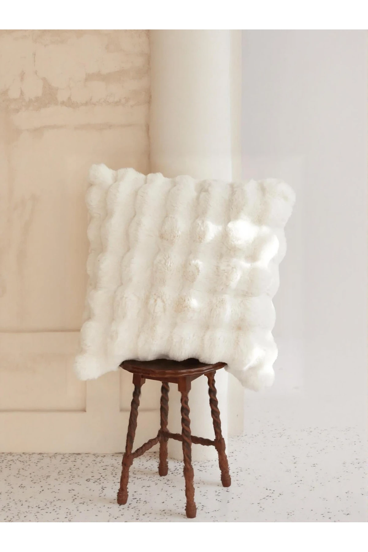 Bubble Tavşan Tüyü, Yumuşacık, Çift Taraflı, Gizli Fermuarlı Pofuduk Kırlent Kılıfı 40x40 