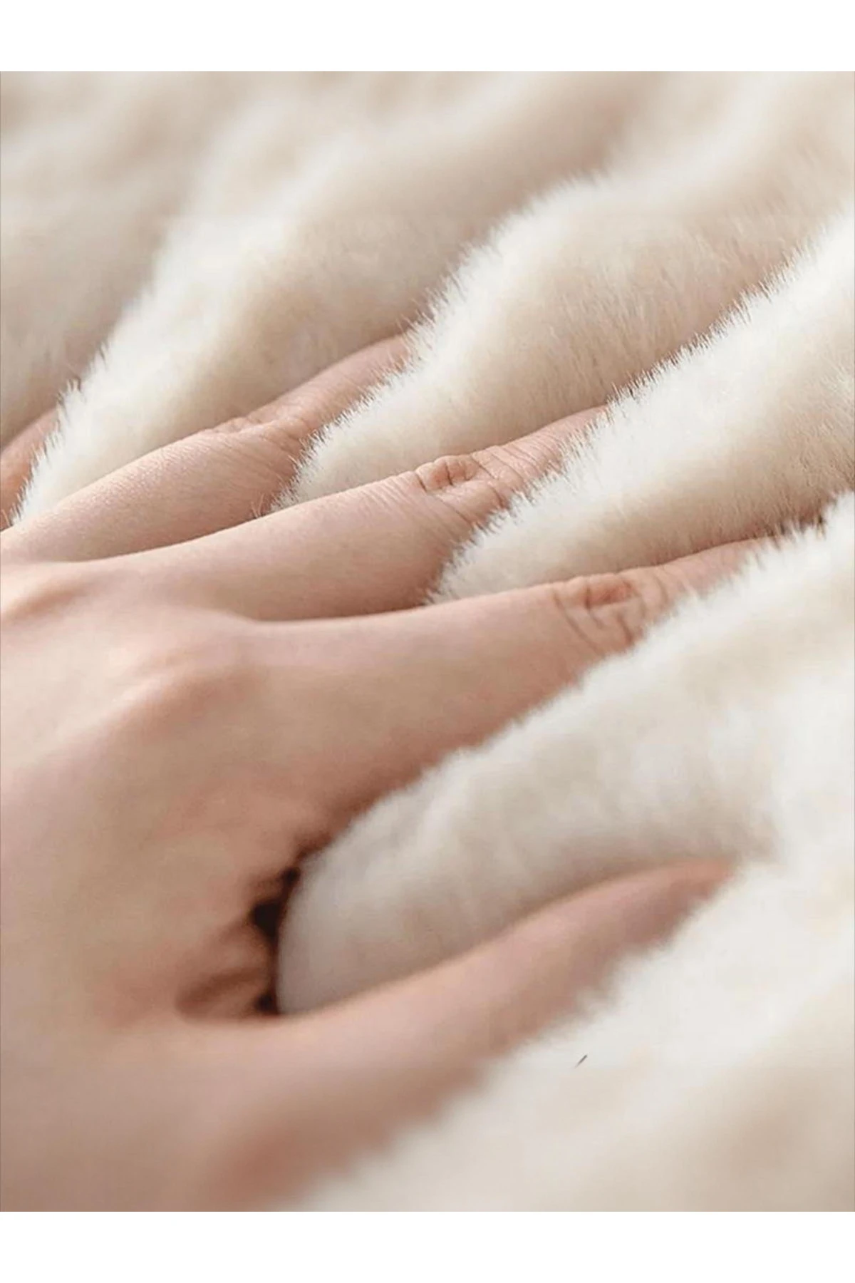 Bonnie Tavşan Tüyü, Kalp, Yumuşacık, Ultra Lüks, Süet Taban Yıkanabilir, Post Halı