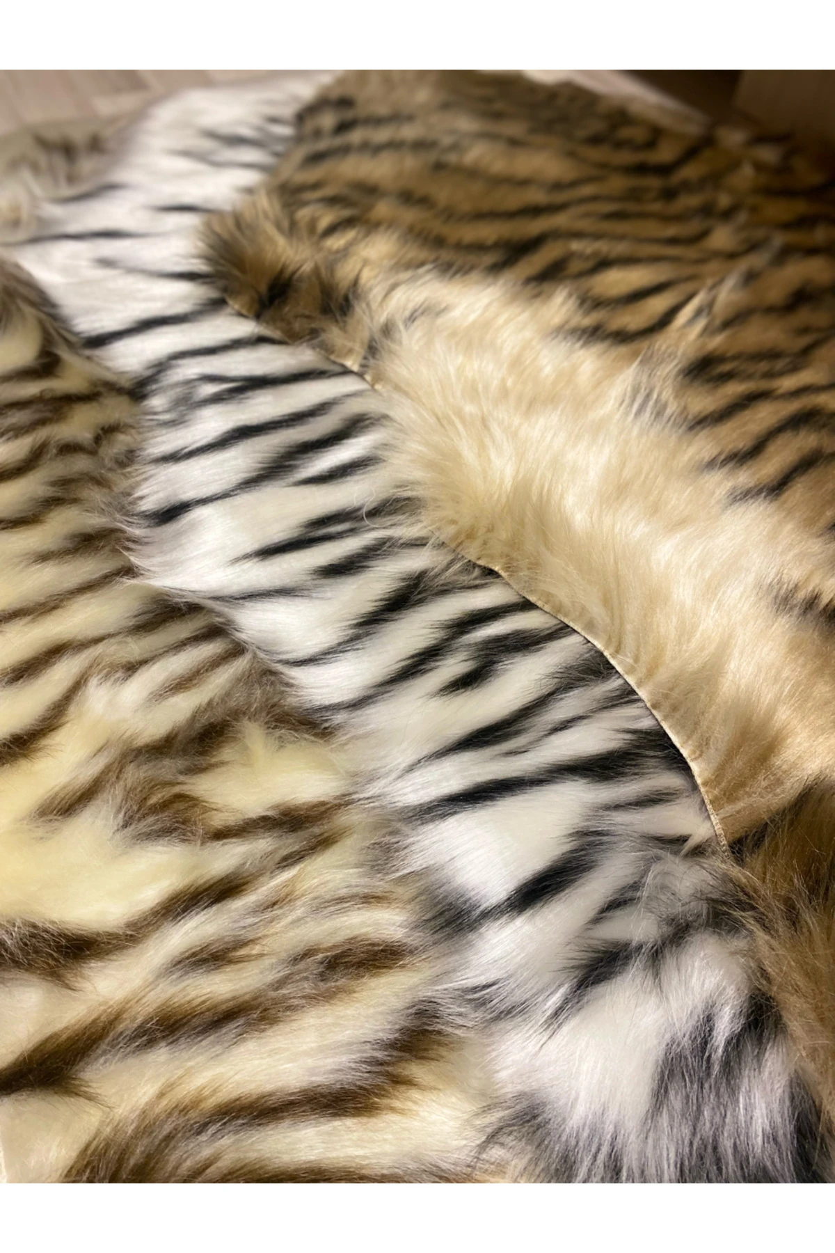 Tiger Süet Taban, Yumuşacık Yıkanabilir Lüks Kaplan Kürk Halı Post 100x150
