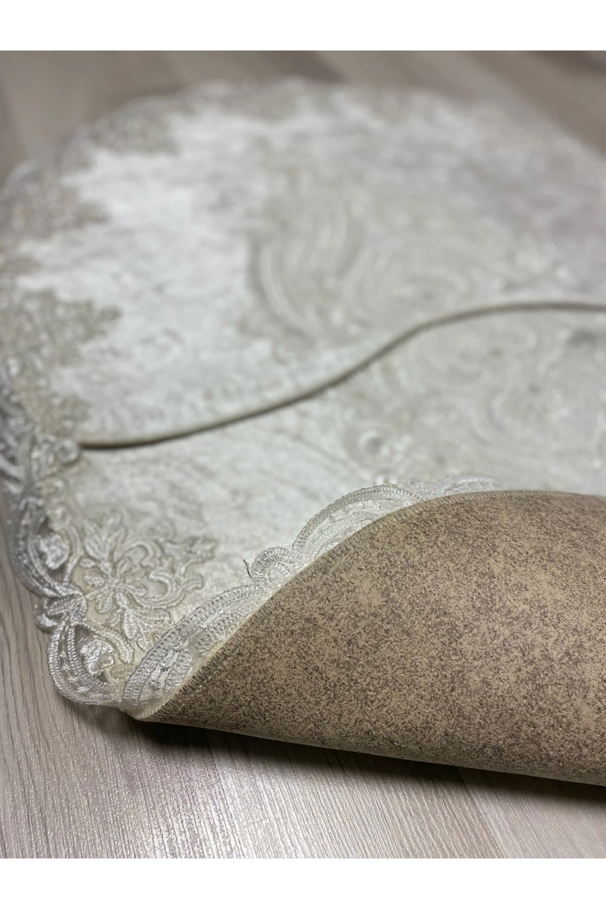 Milas Kaymaz Taban, Kadife Dantel Detaylı 2'li Süper Lüks Oval Banyo Paspası Seti 