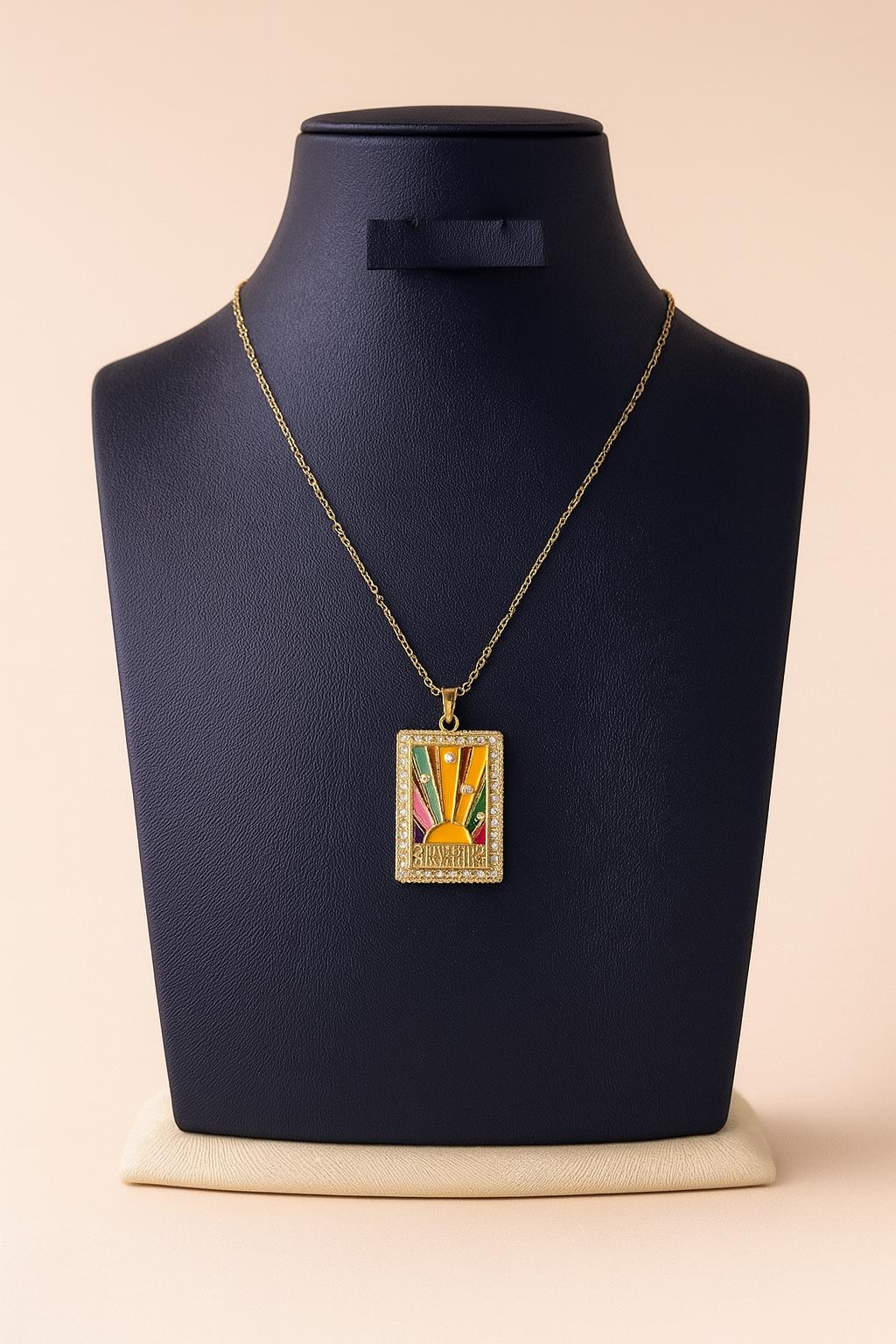 Güneş Motifli Dikdörtgen Kolye  main variant image