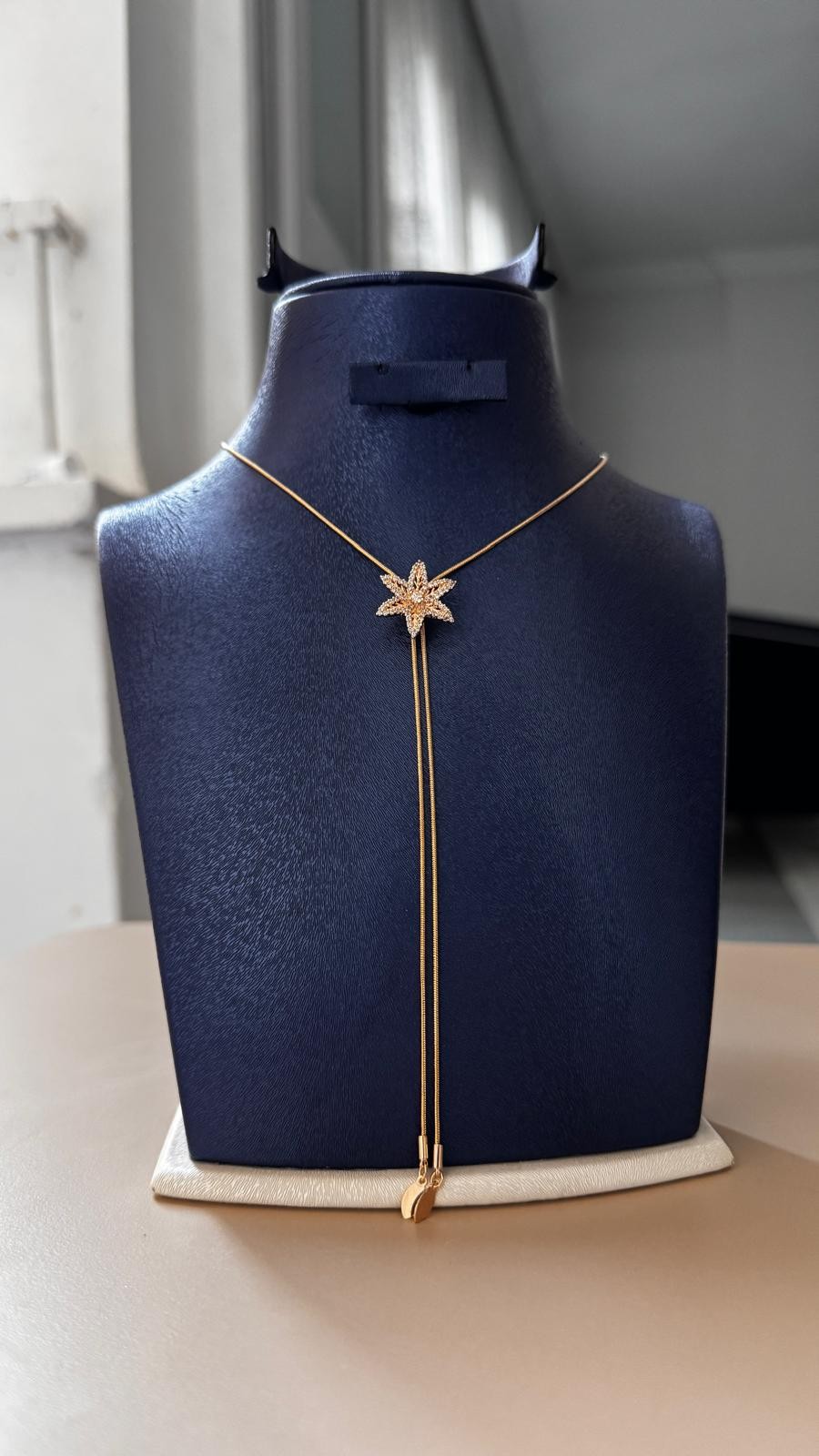 Işıltılı Y Kolye Modeli 