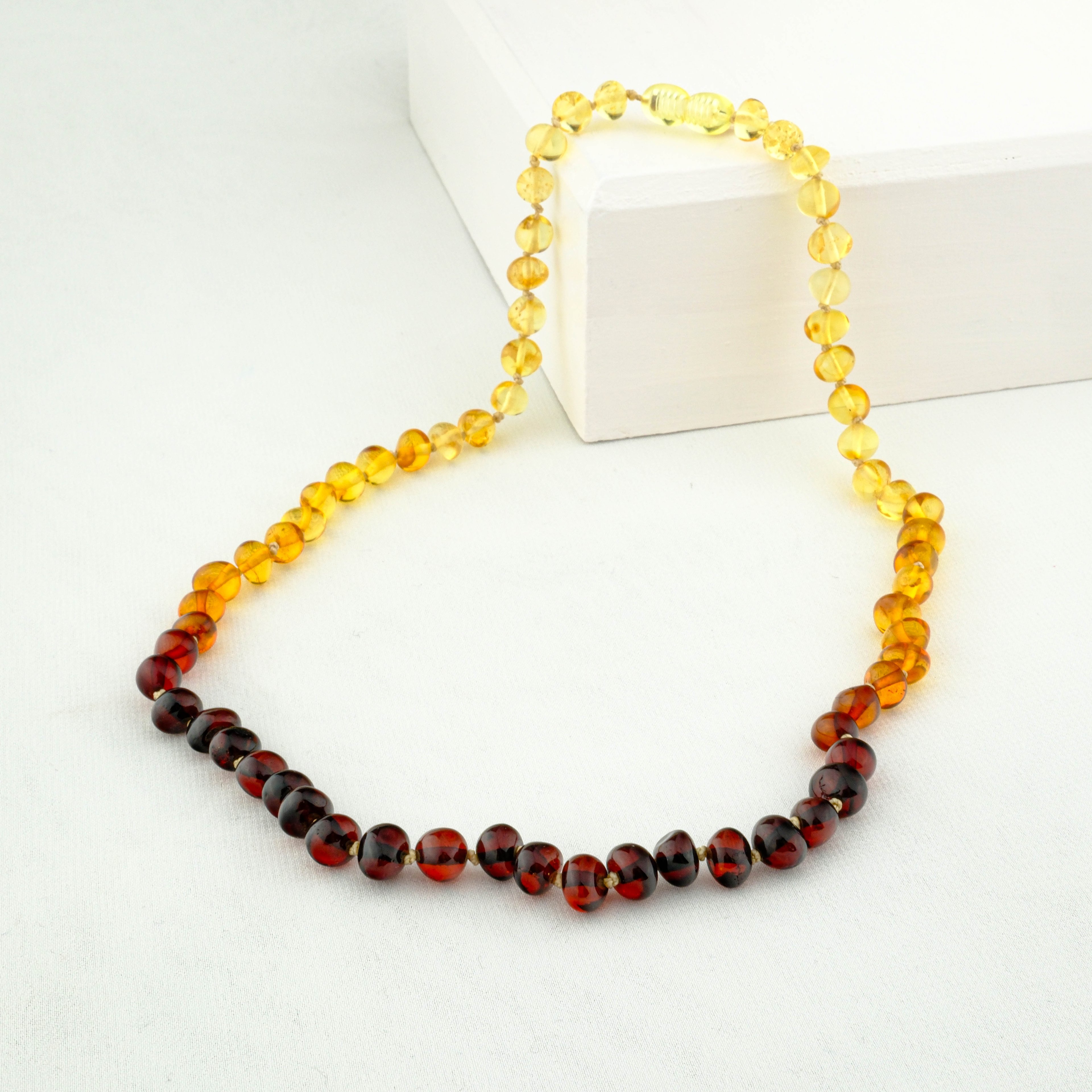 Damla Kehribar Kolye %100 Garantili Amorf Kesim Renk Geçişli -45 cm