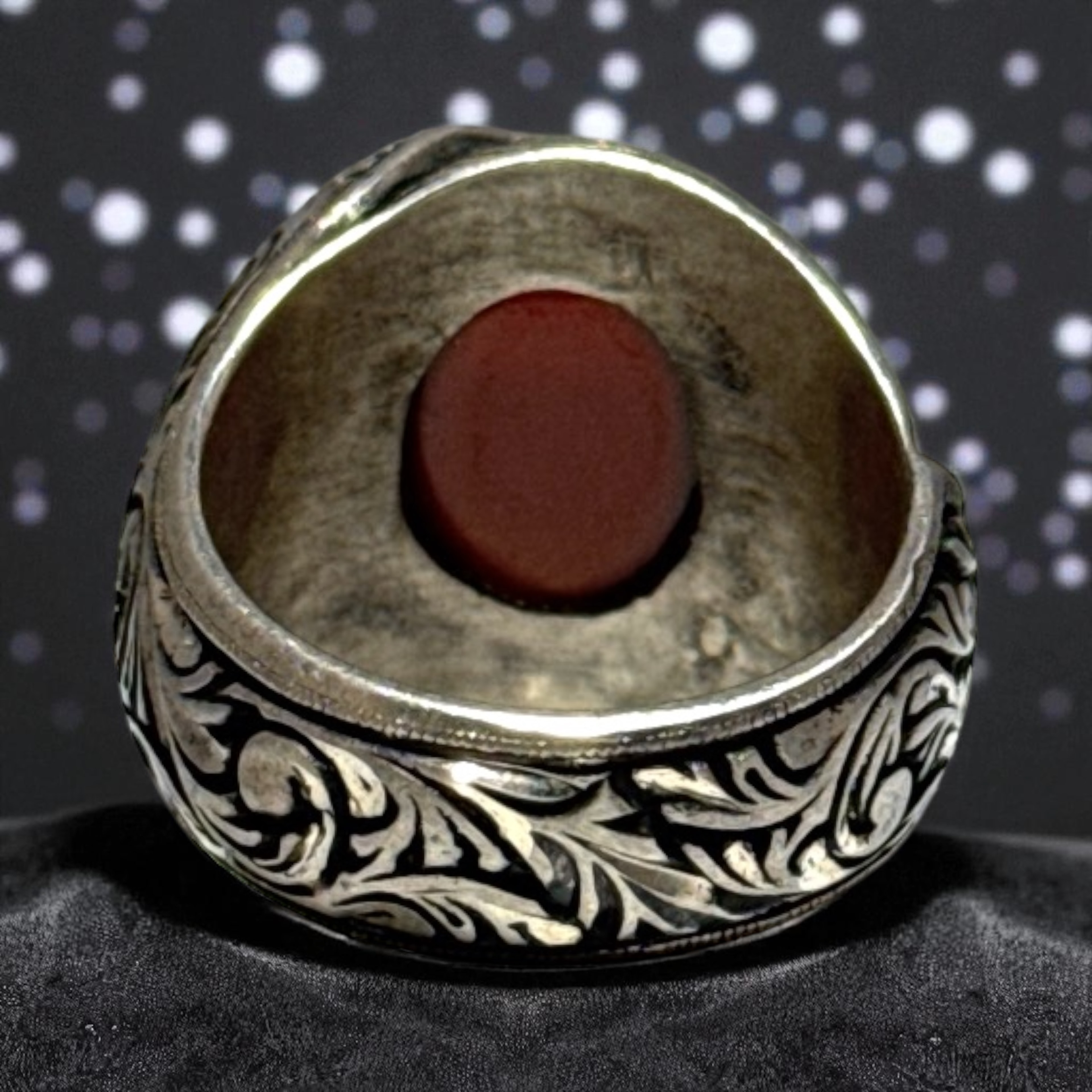 Kişiye Özel Erkek Gümüş Yüzük 925 Ayar Kalem işlemeli Garnet Taşlı