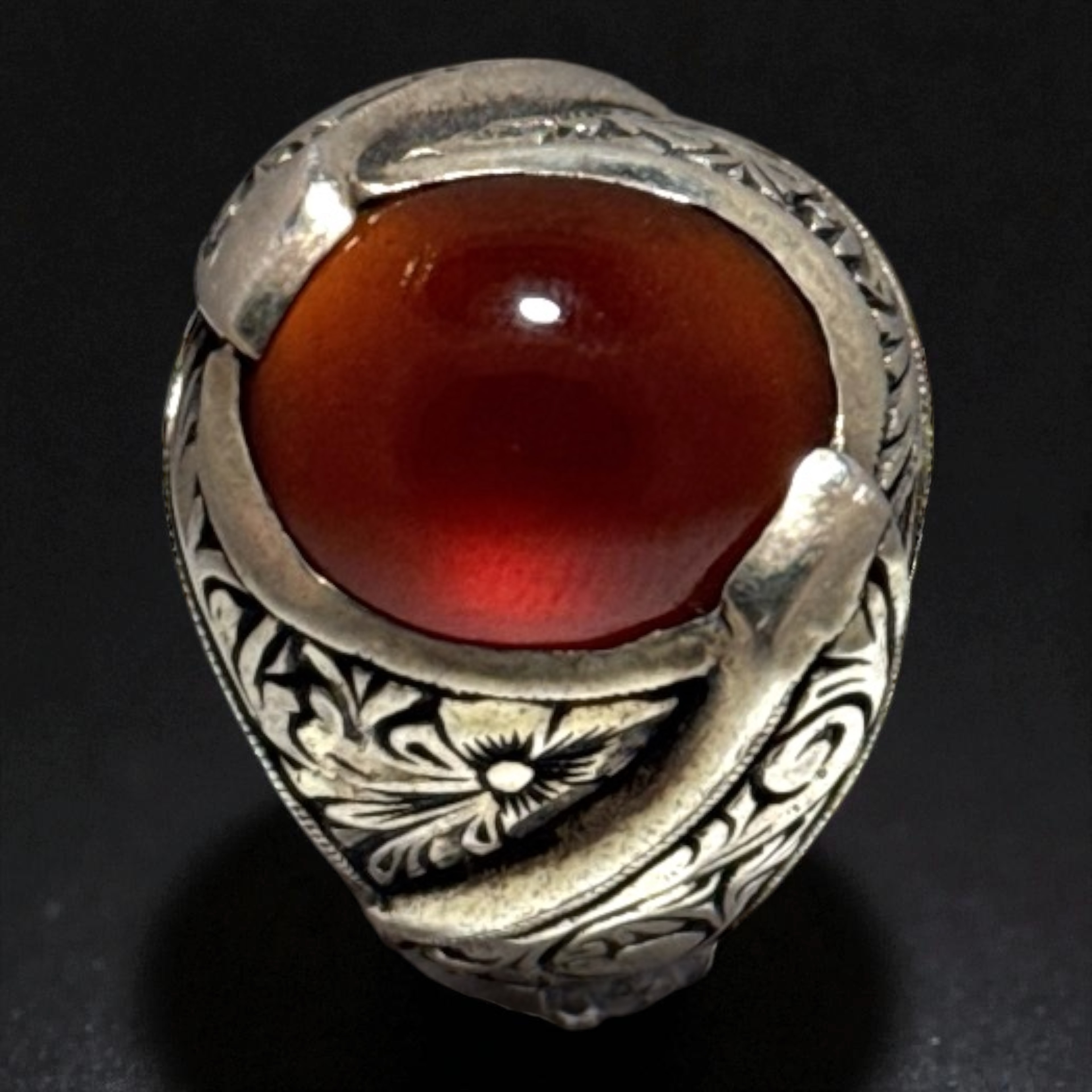 Kişiye Özel Erkek Gümüş Yüzük 925 Ayar Kalem işlemeli Garnet Taşlı