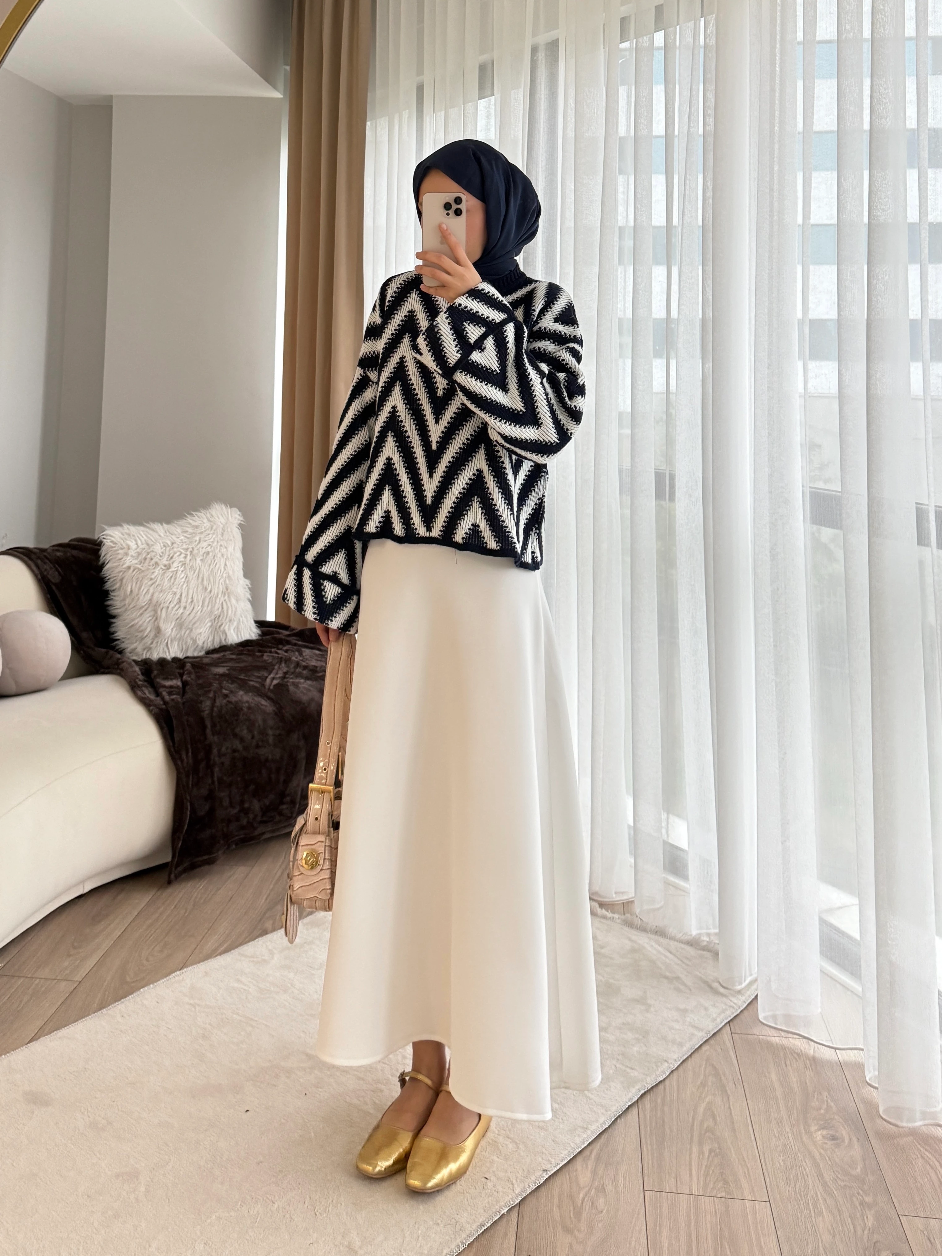 Lacivert Zambak Kazak ~ Beyaz Puf Etek