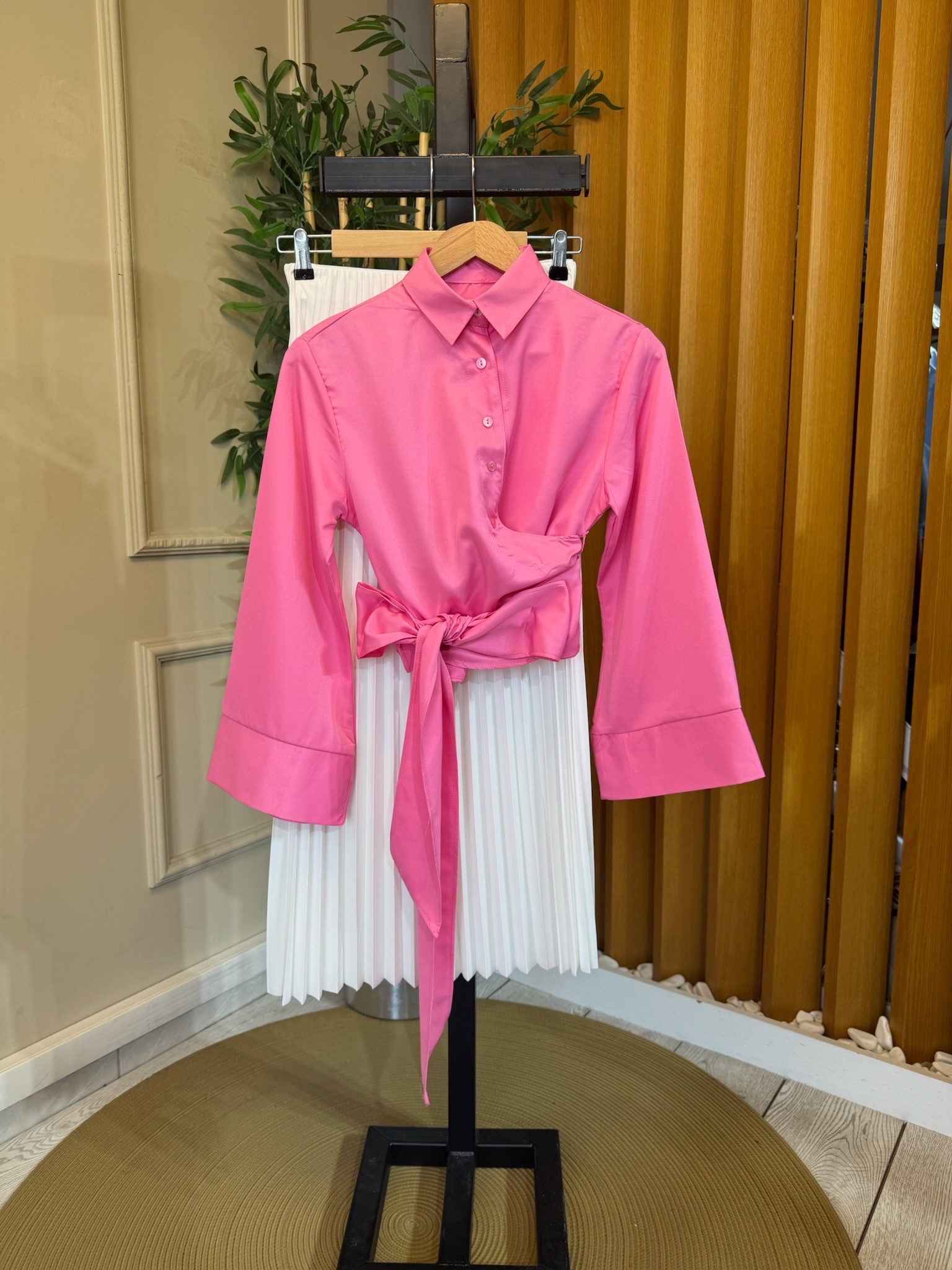 Pembe Bağlamalı Gömlek