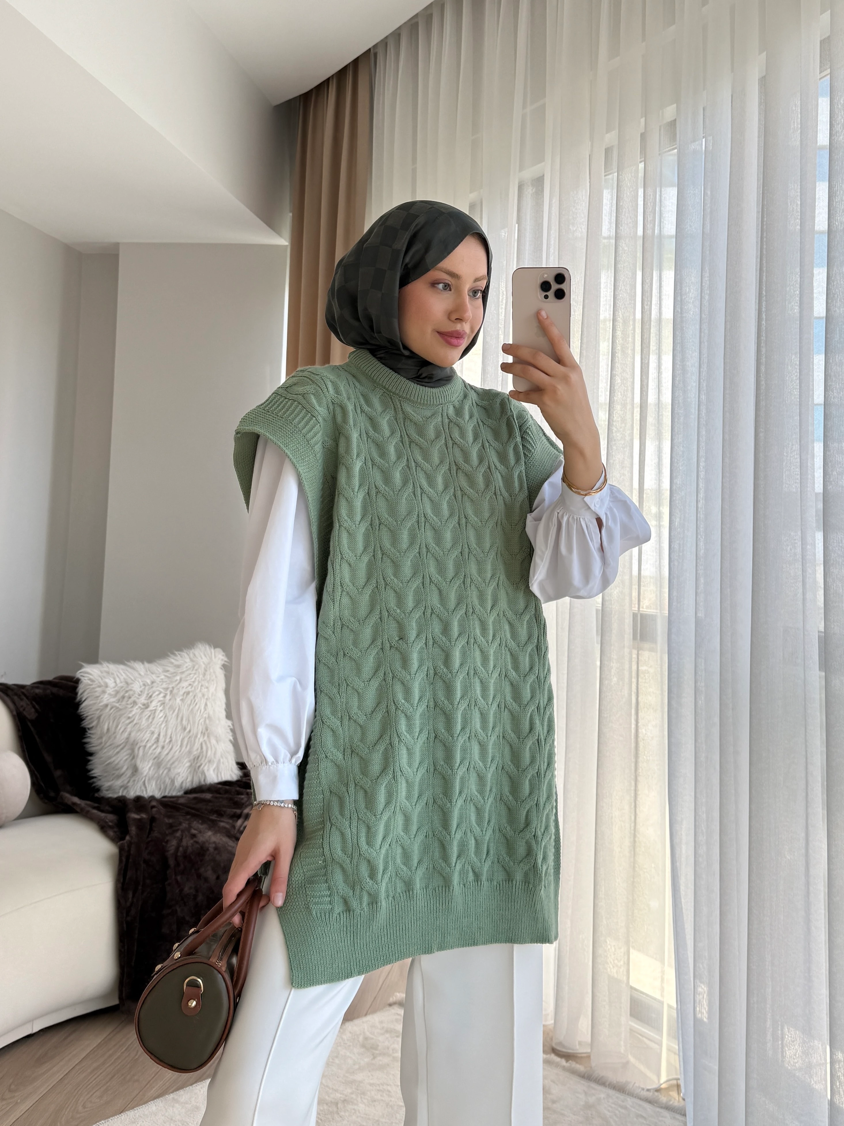 Özge Süveter Çağla Yeşili