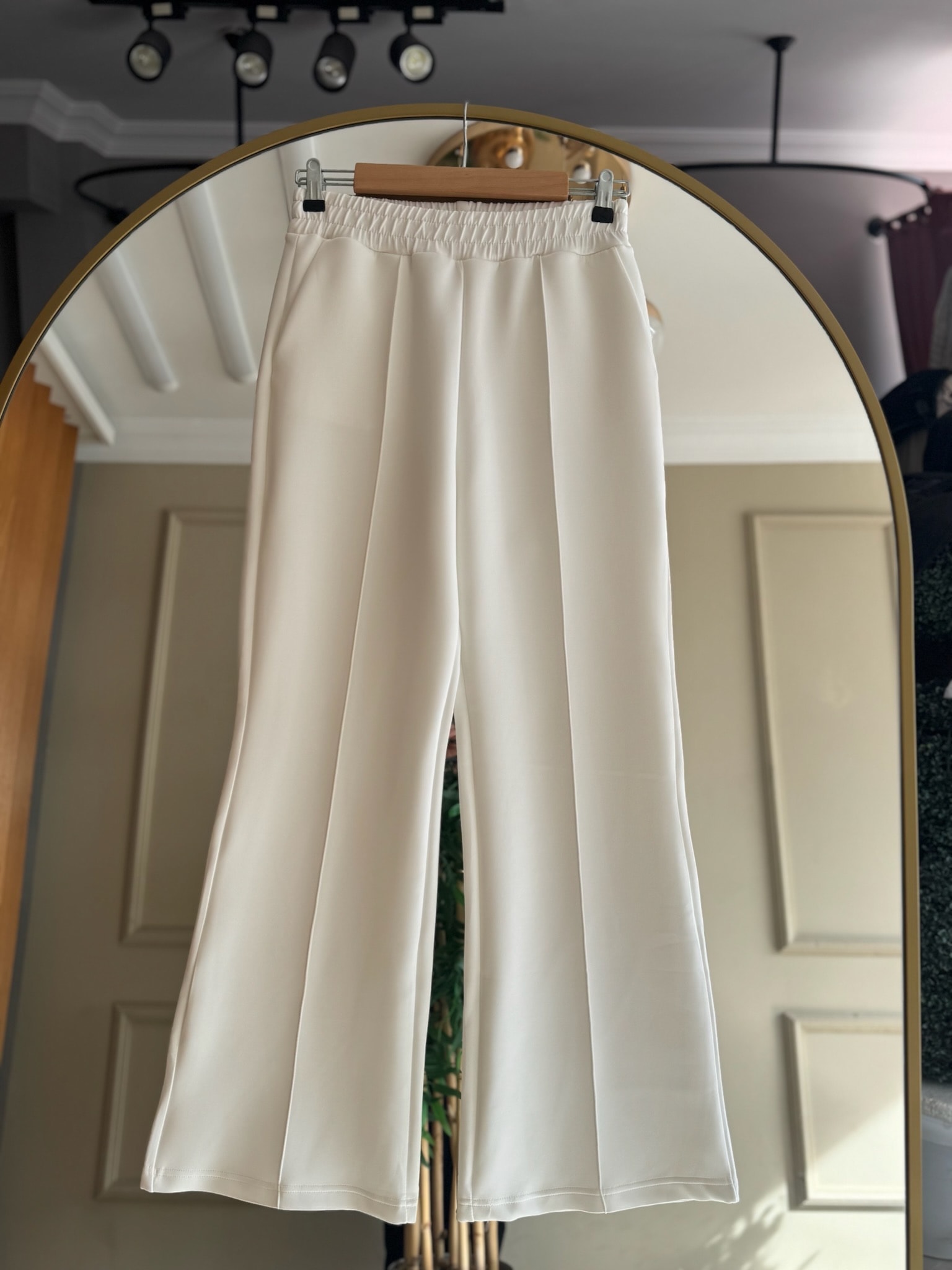 Beyaz Karen Pantolon 