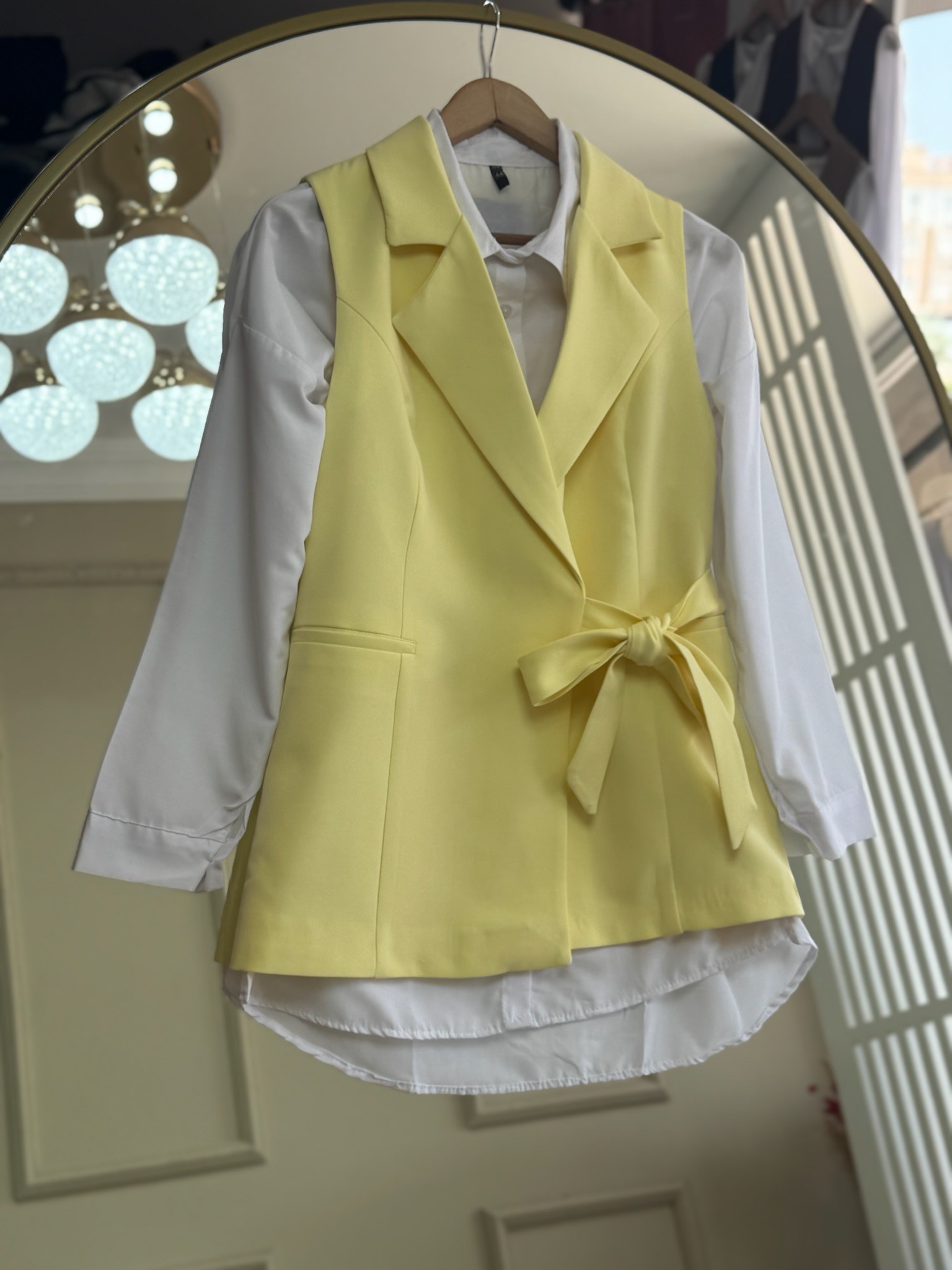 Sarı Bağlamalı Blazer Yelek