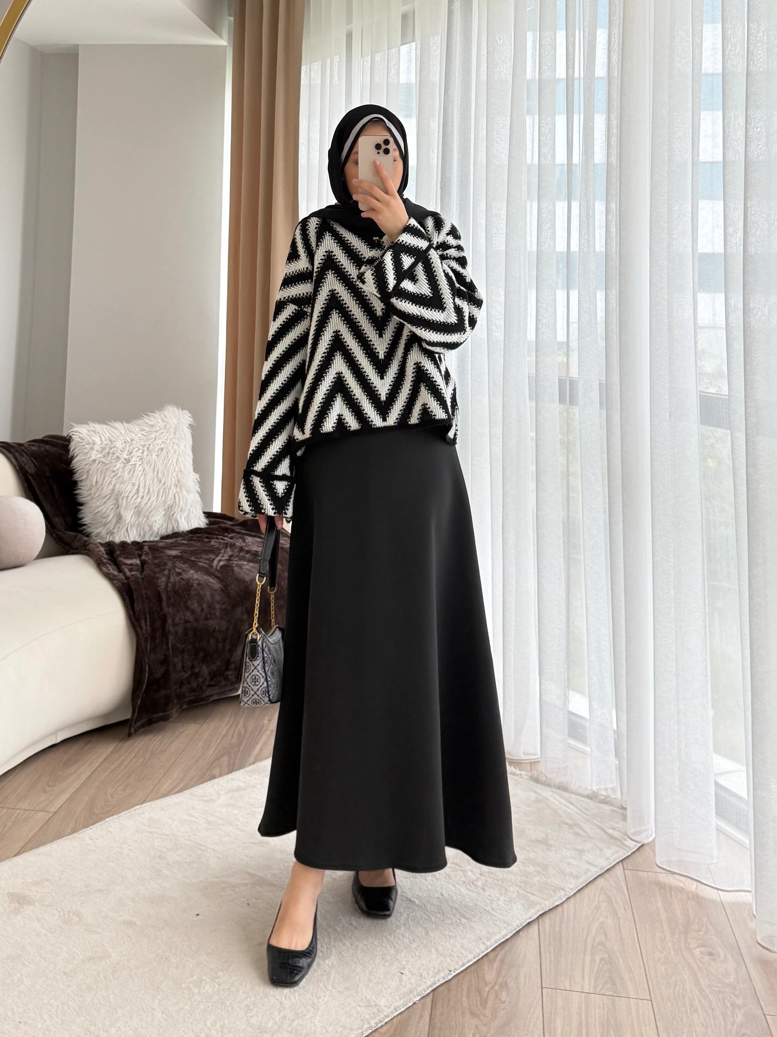 Siyah Zambak Kazak ~ Siyah Puf Etek