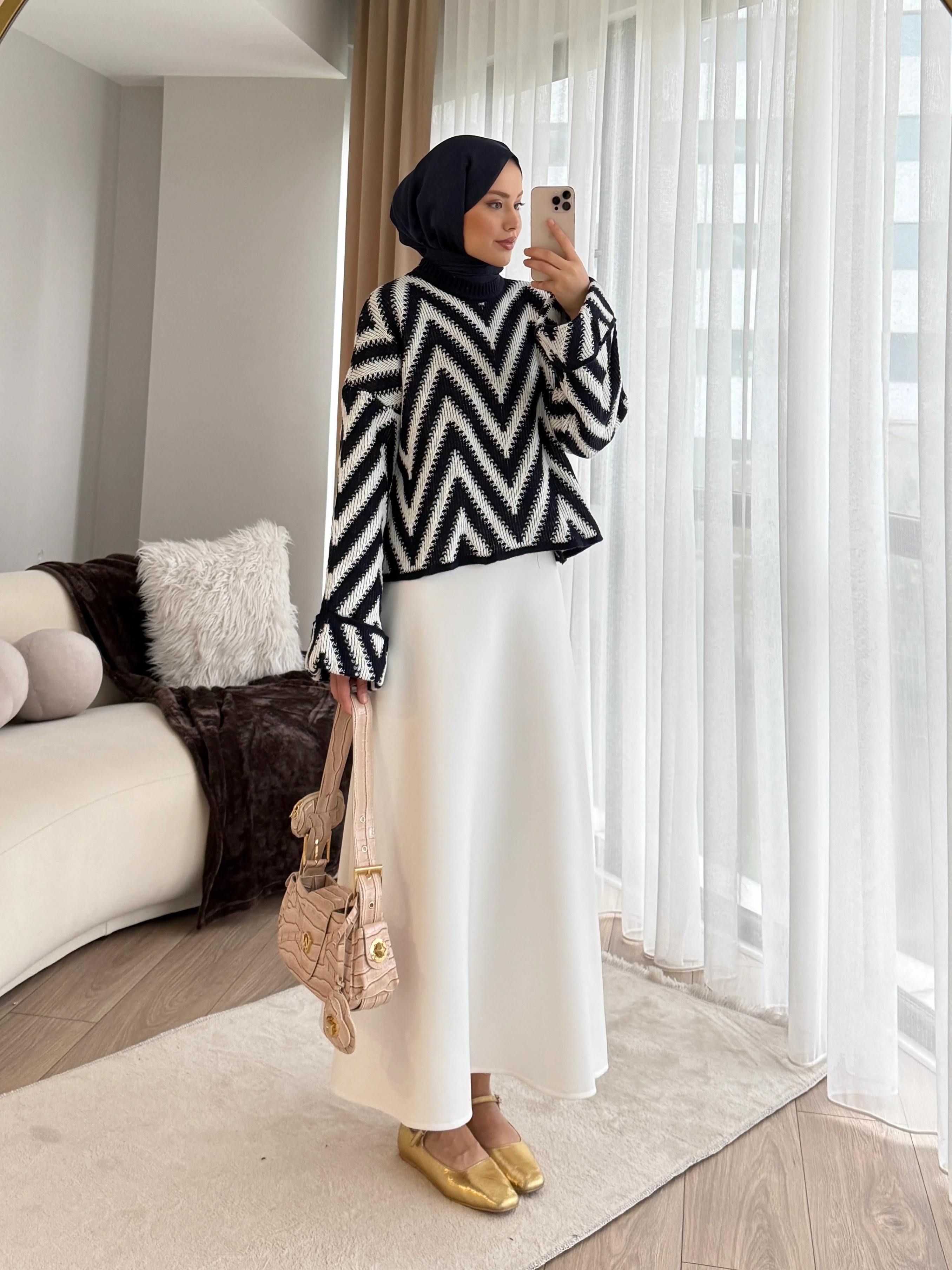 Lacivert Zambak Kazak ~ Beyaz Puf Etek