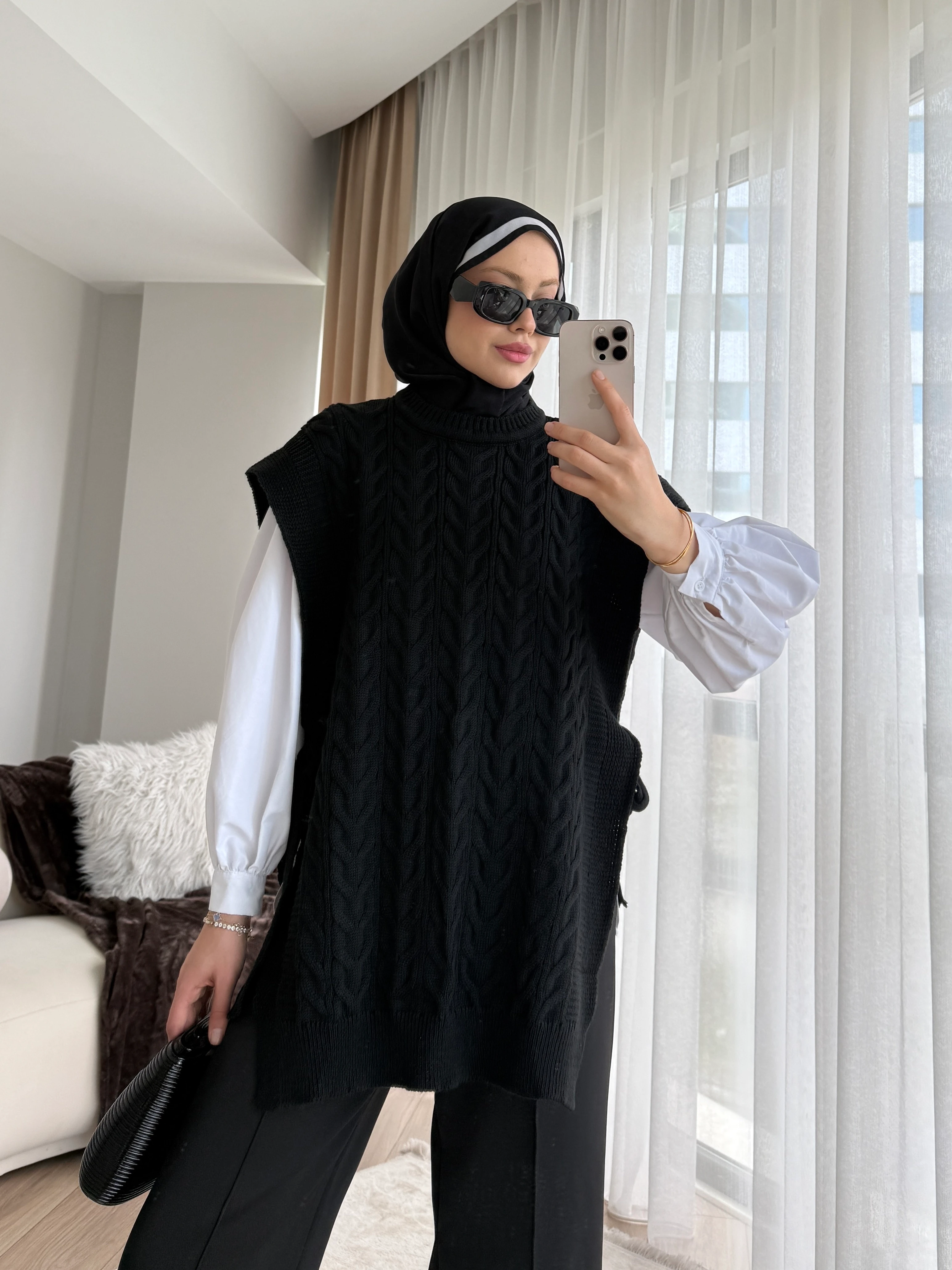 Özge Süveter Siyah