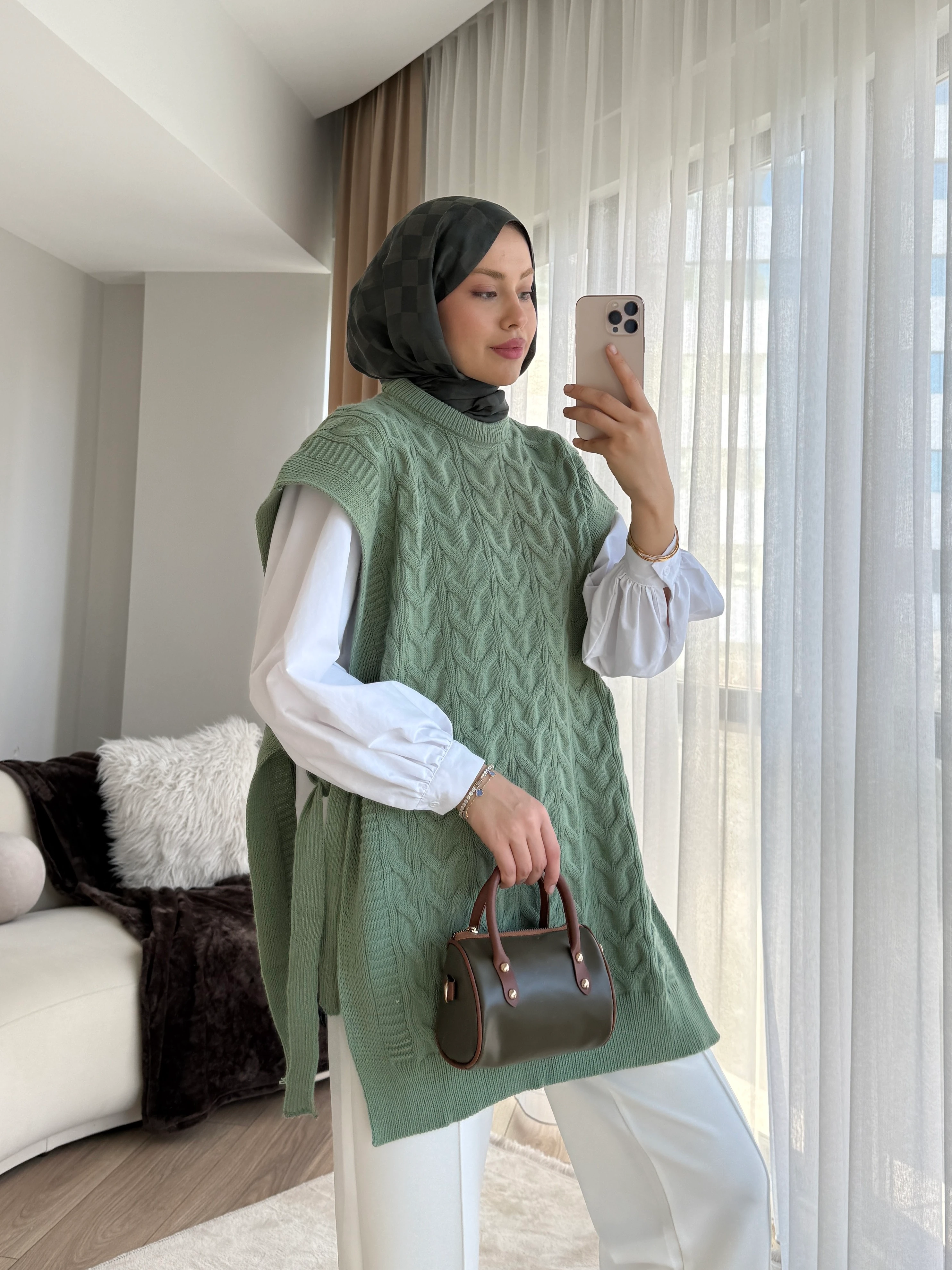 Özge Süveter Çağla Yeşili