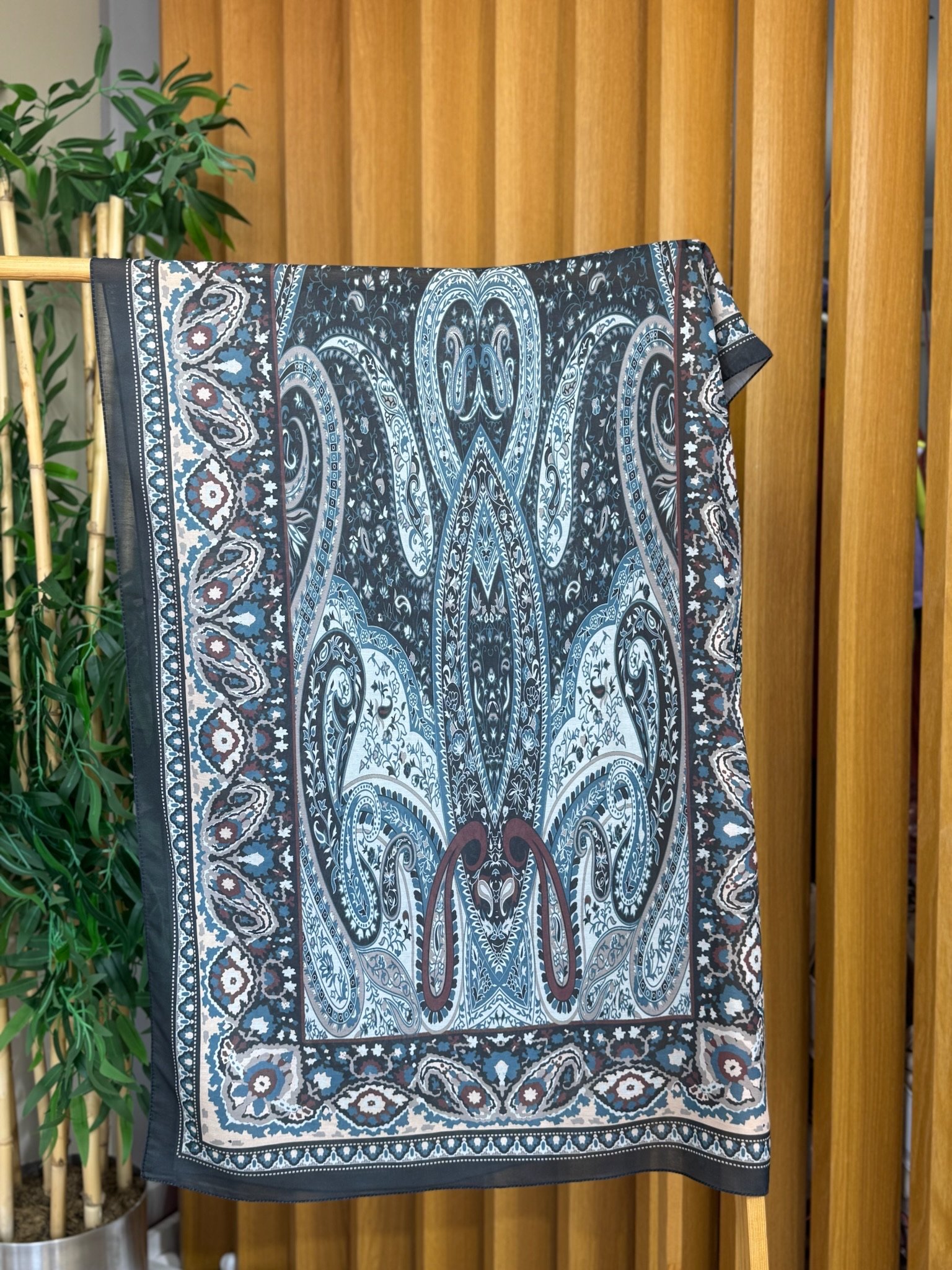 Sema Şal 4 Numara