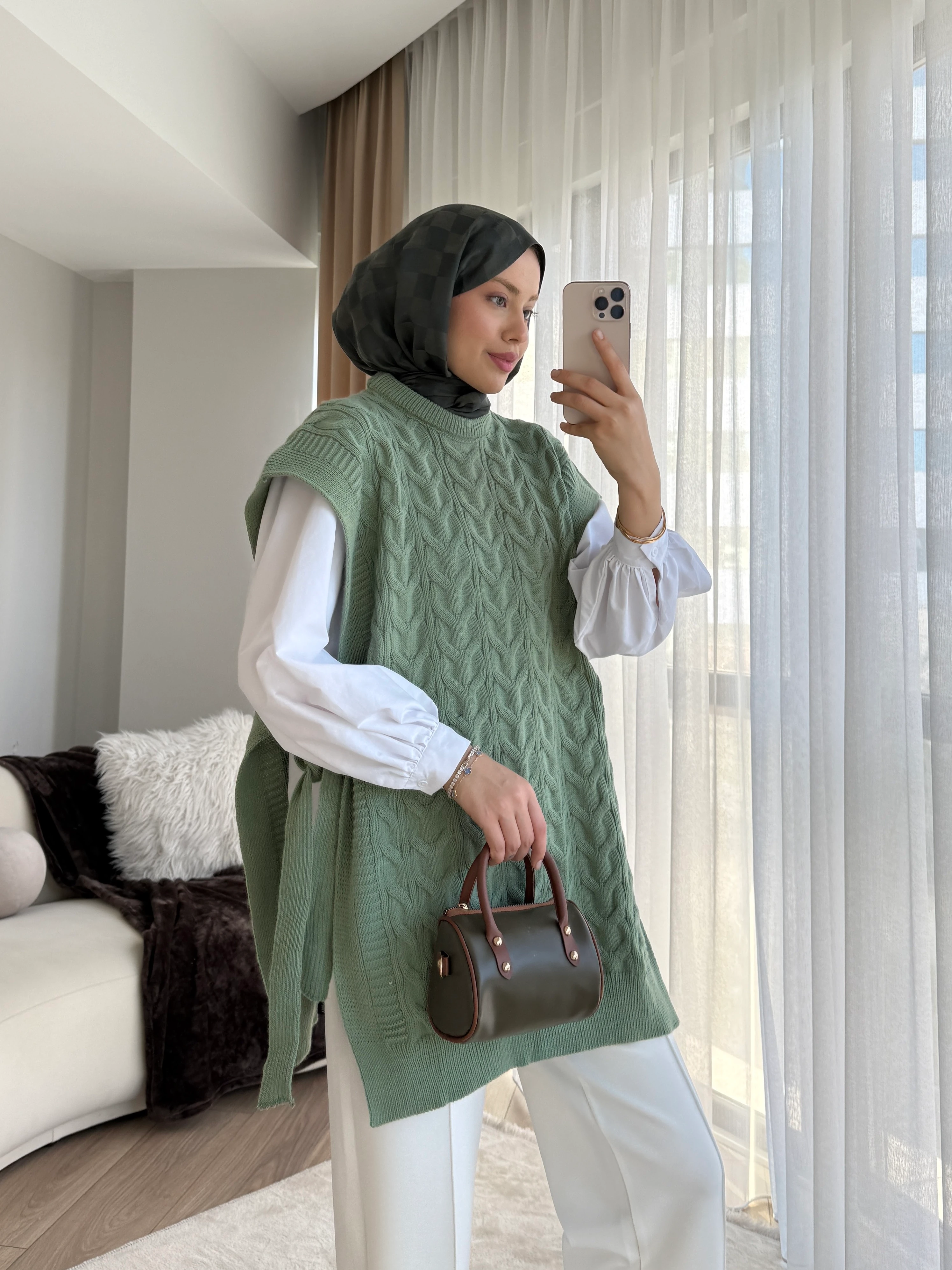 Özge Süveter Çağla Yeşili