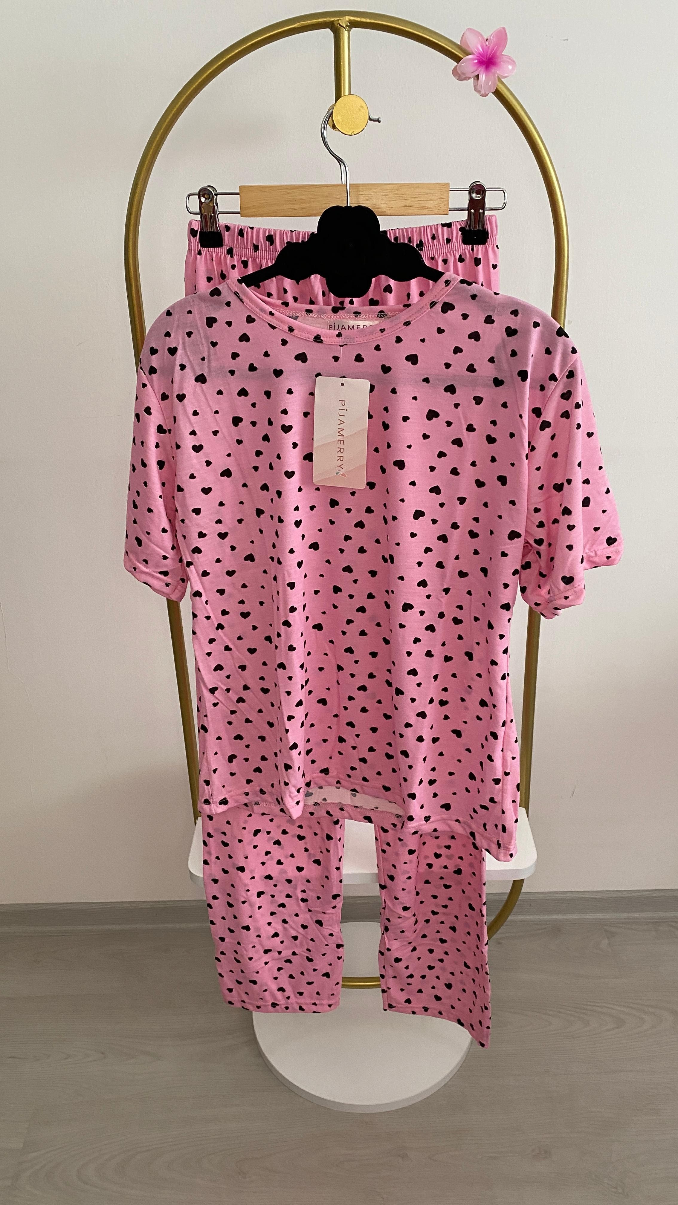 Siyah kalpli pembe kısa kol pijama takımı