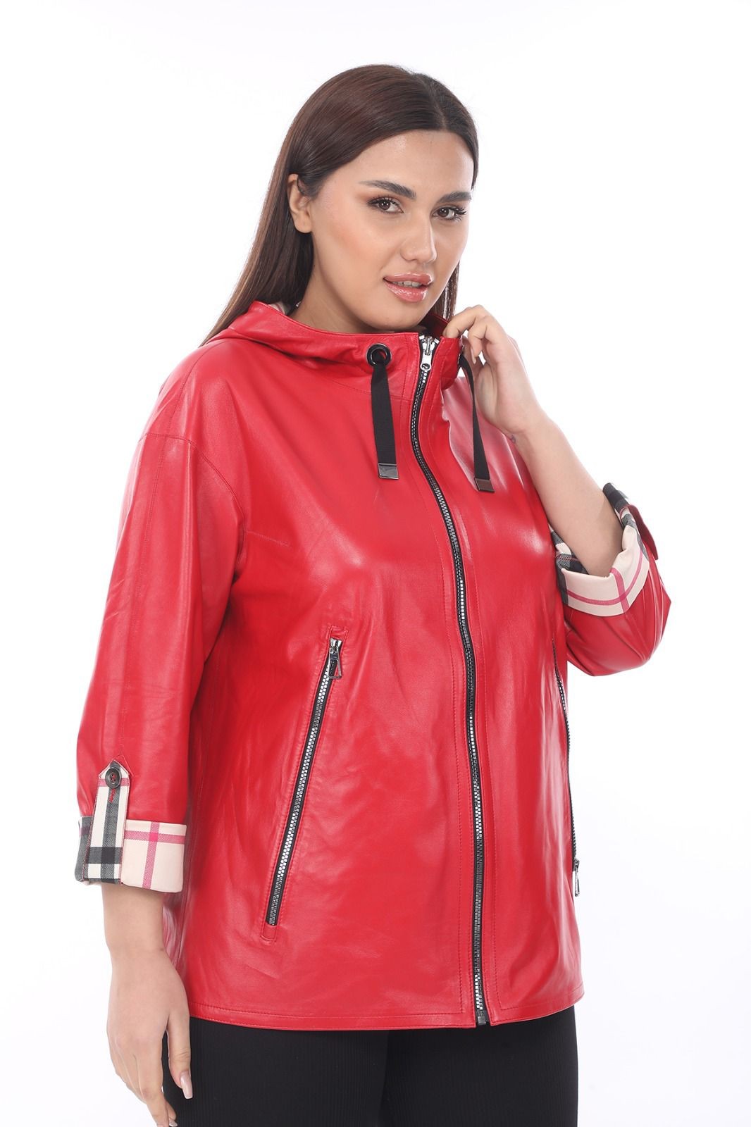 BEST STYLISH WOMEN'S LEATHER JACKETS 