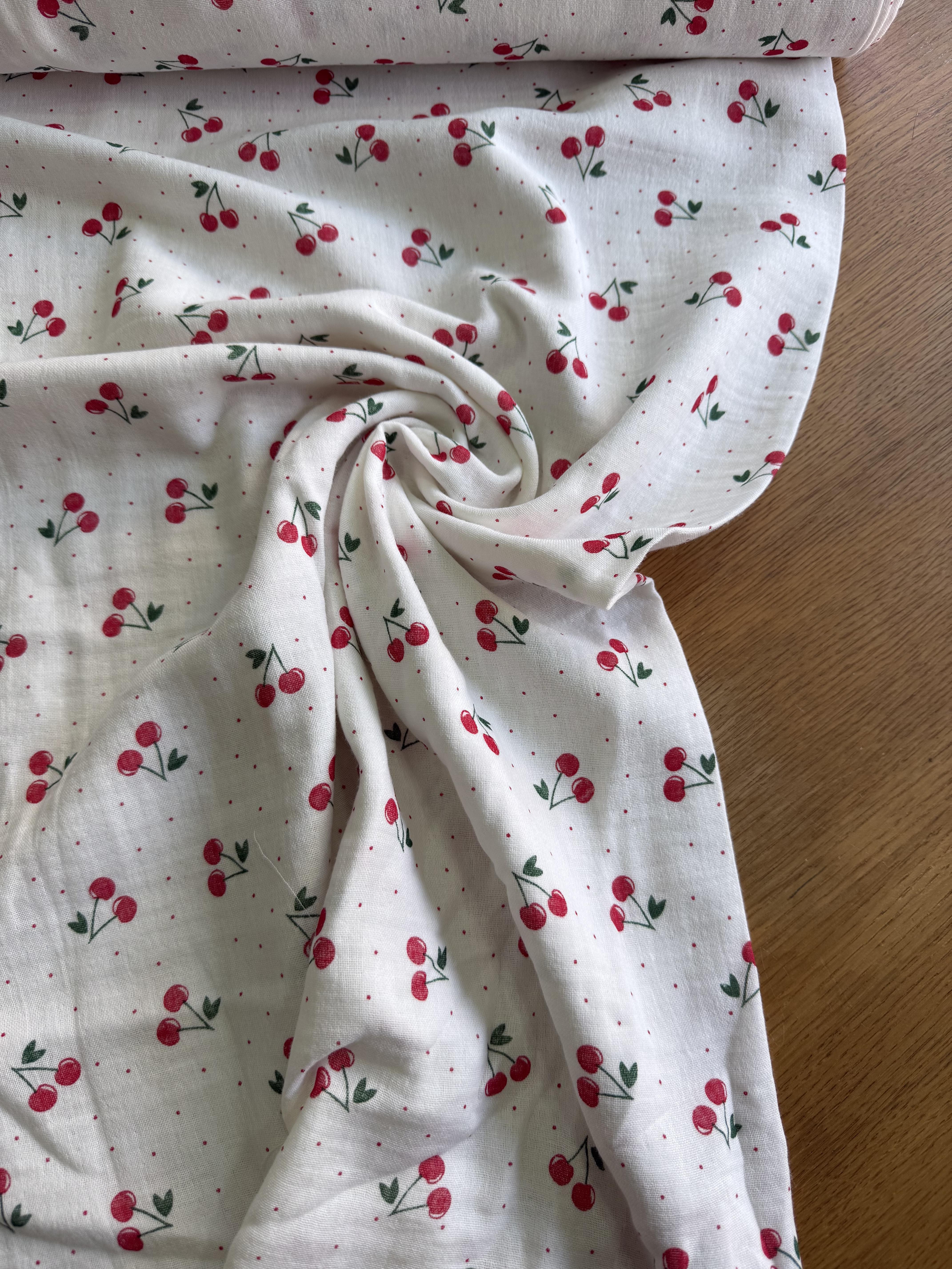 KİRAZ DESEN MUSLİN KUMAŞ