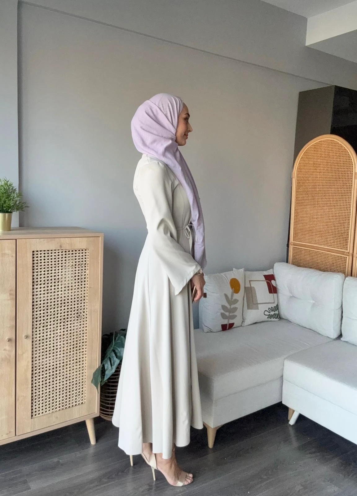 Belden oturtma elbise