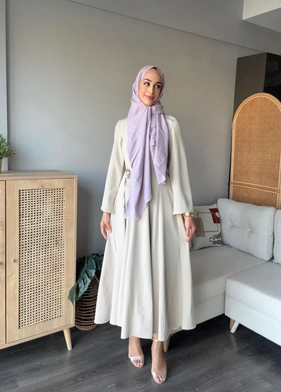 Belden oturtma elbise