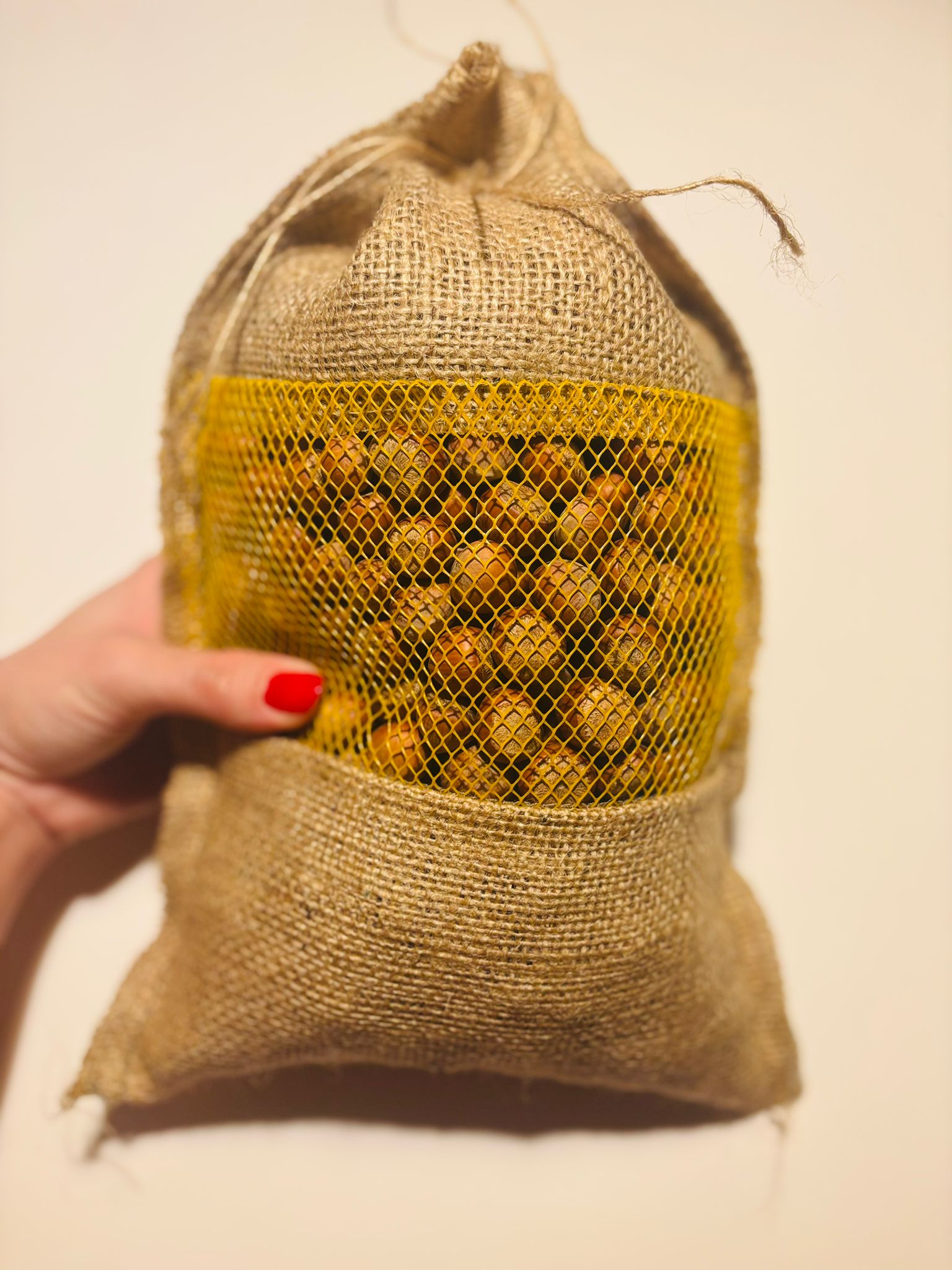 Nutwalk 400 g Kabuklu Fındık — Jüt Çuval Ambalajlı